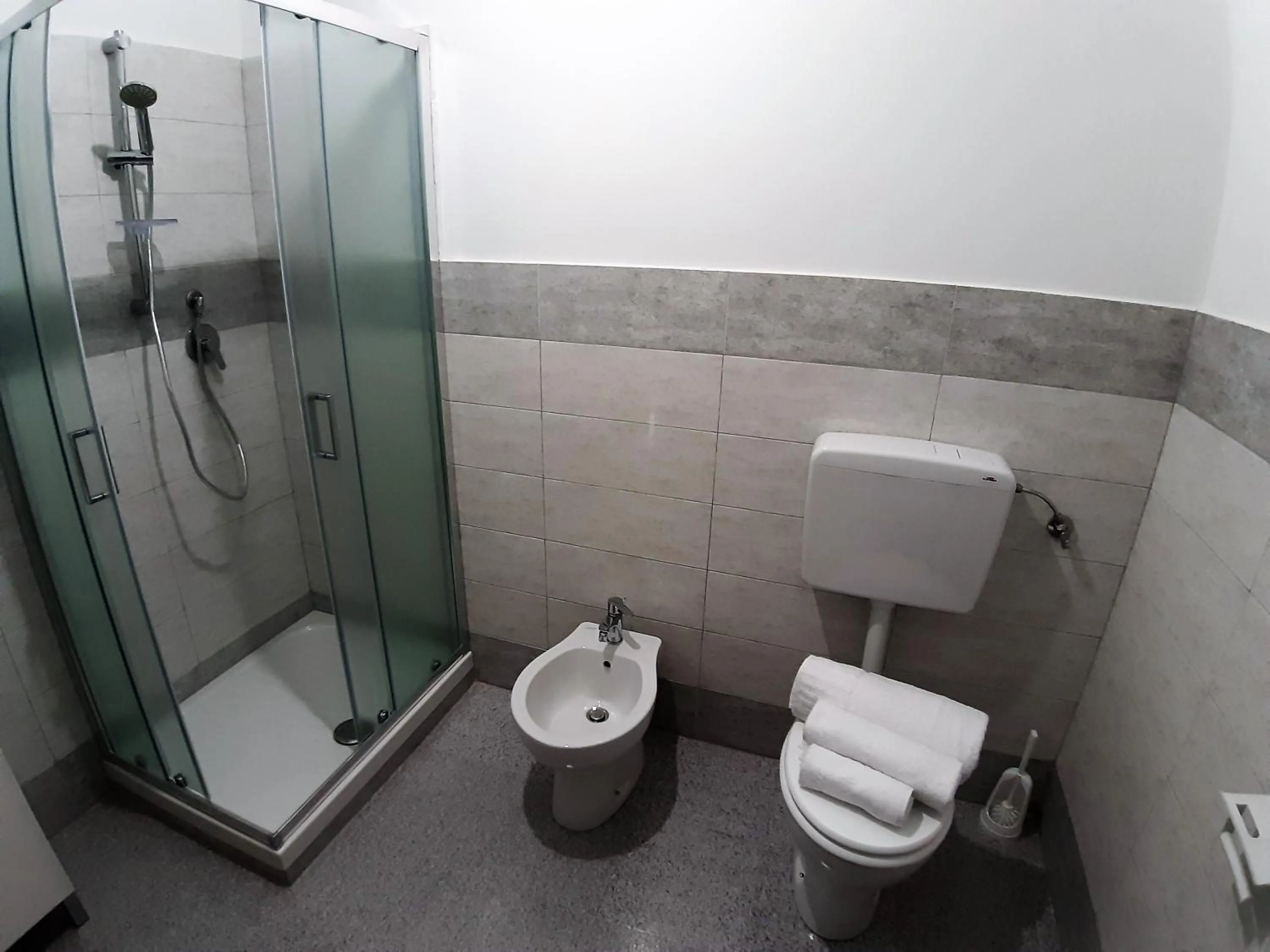 Shower in Living Piraino case vacanze