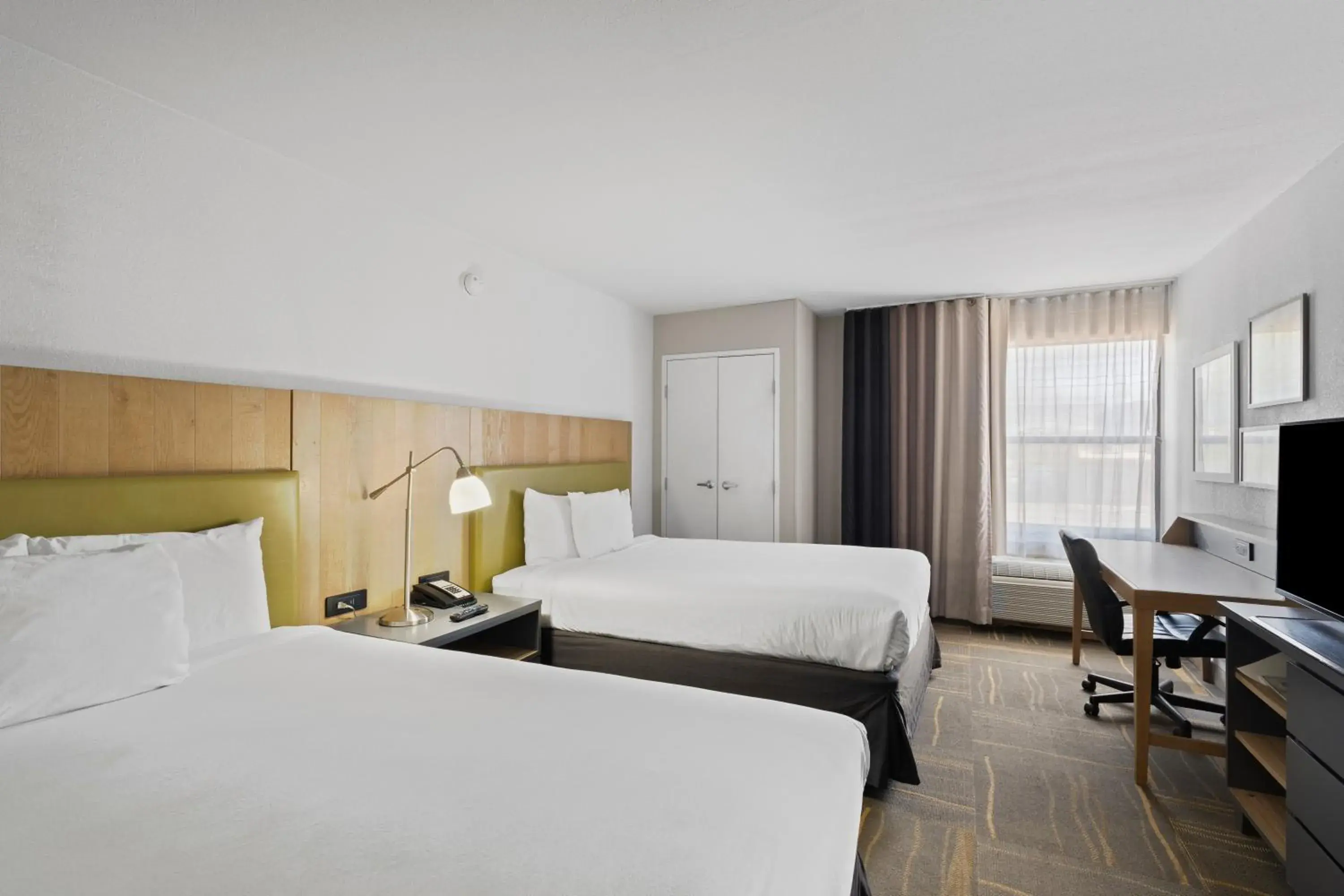 Queen Room with Two Queen Beds in GreenTree Inn & Suites Phoenix Sky Harbor Queen Room with Two Queen Beds in GreenTree Inn & Suites Phoenix Sky Harbor