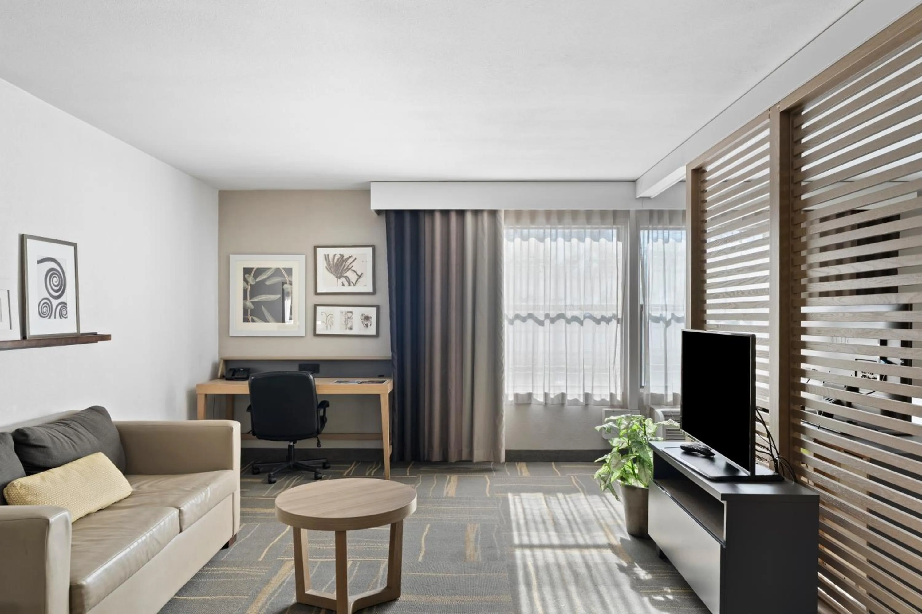 Living room in GreenTree Inn & Suites Phoenix Sky Harbor