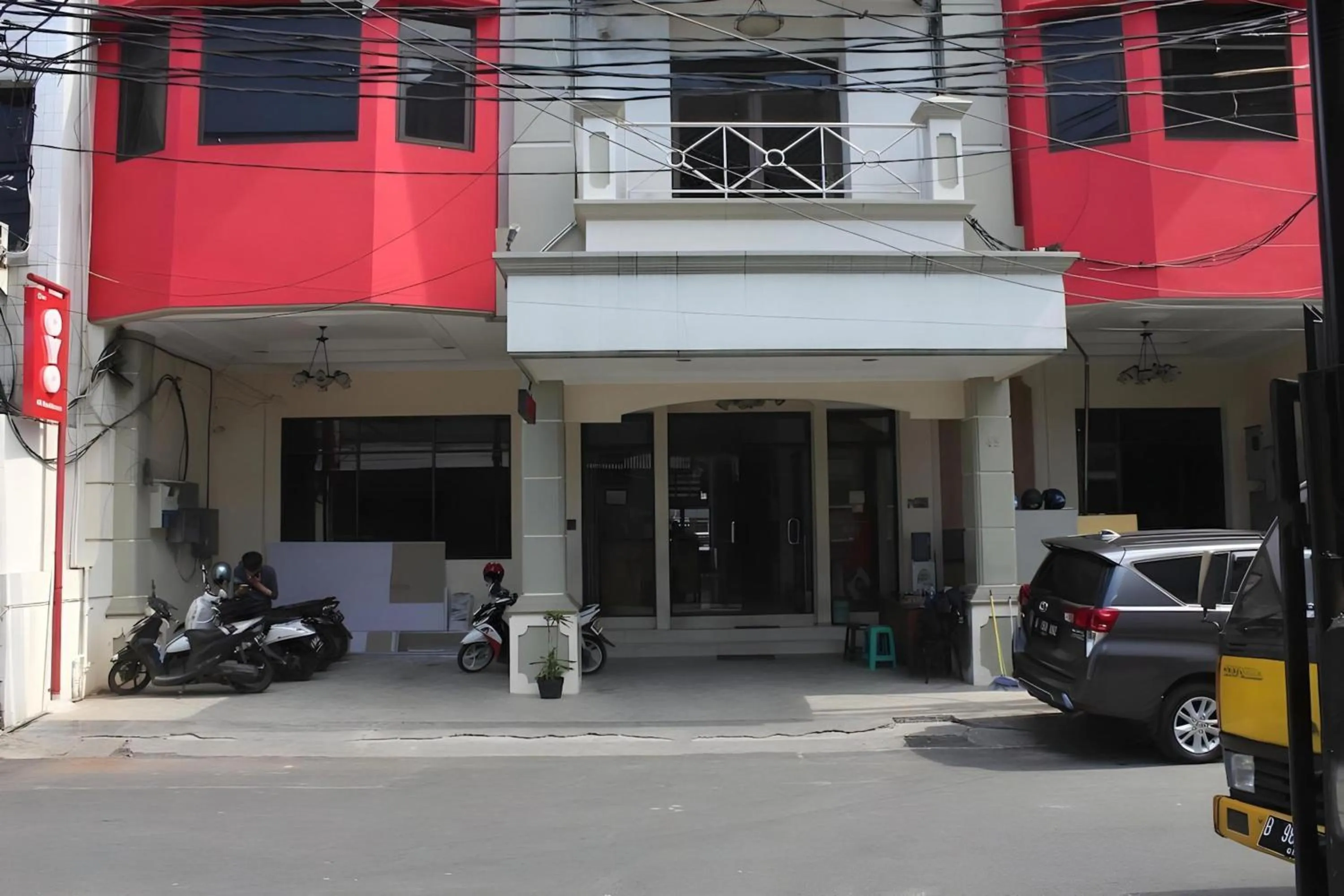 Property building in Collection O Mangga Besar Near Lokasari Square Formerly 45 Residence