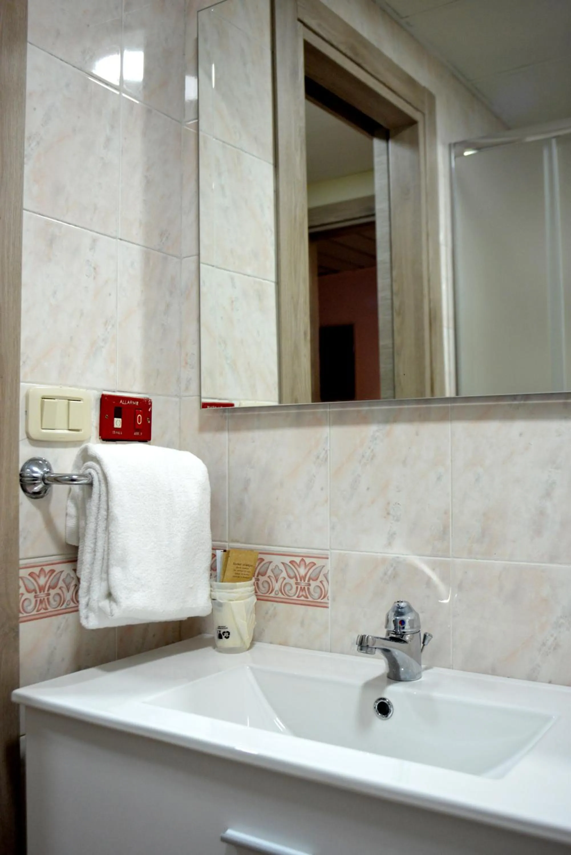 Bathroom in HOTEL IL PARCO - Parking Free & Restaurant - Hotel
