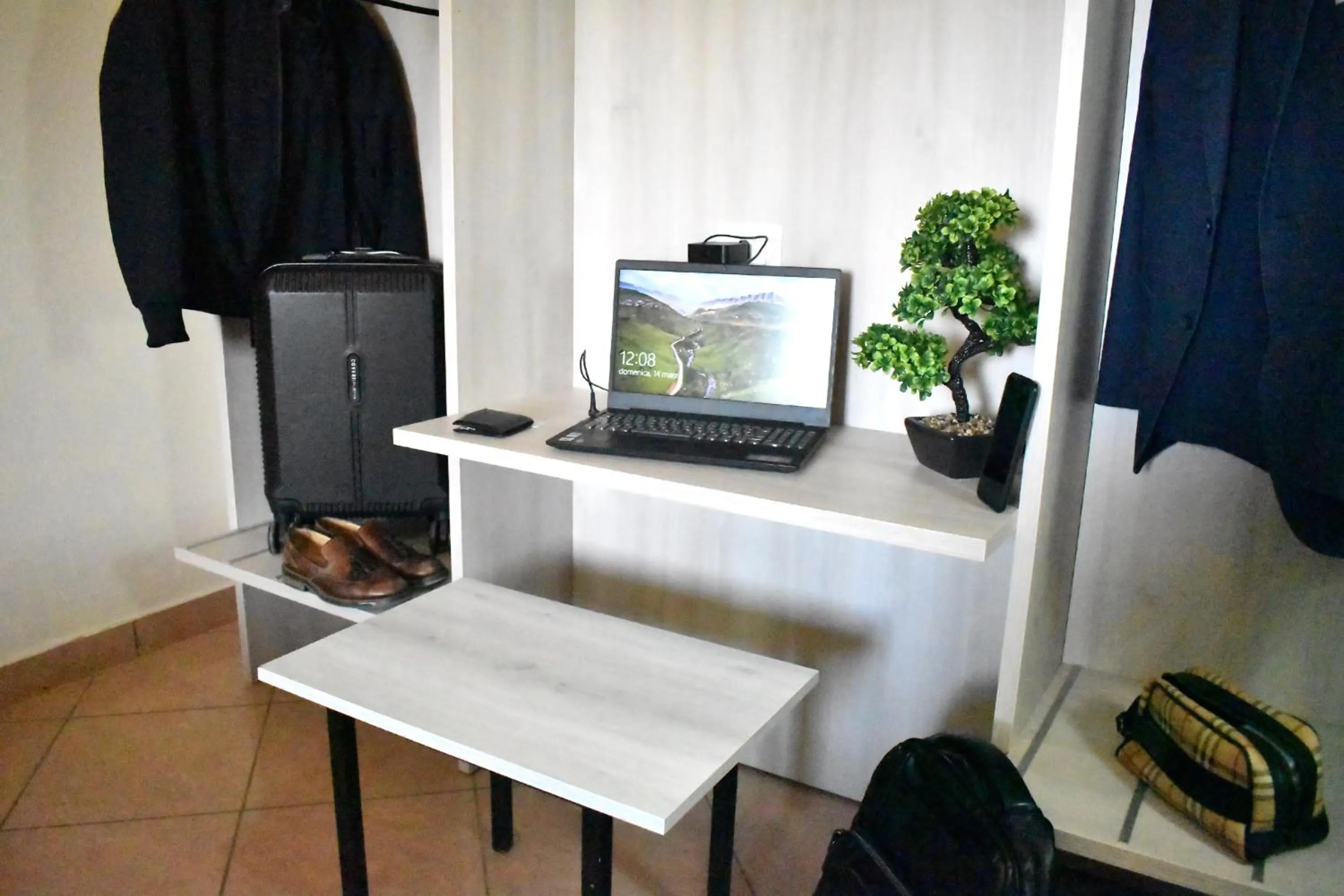 TV and multimedia in HOTEL IL PARCO - Parking Free & Restaurant - Hotel