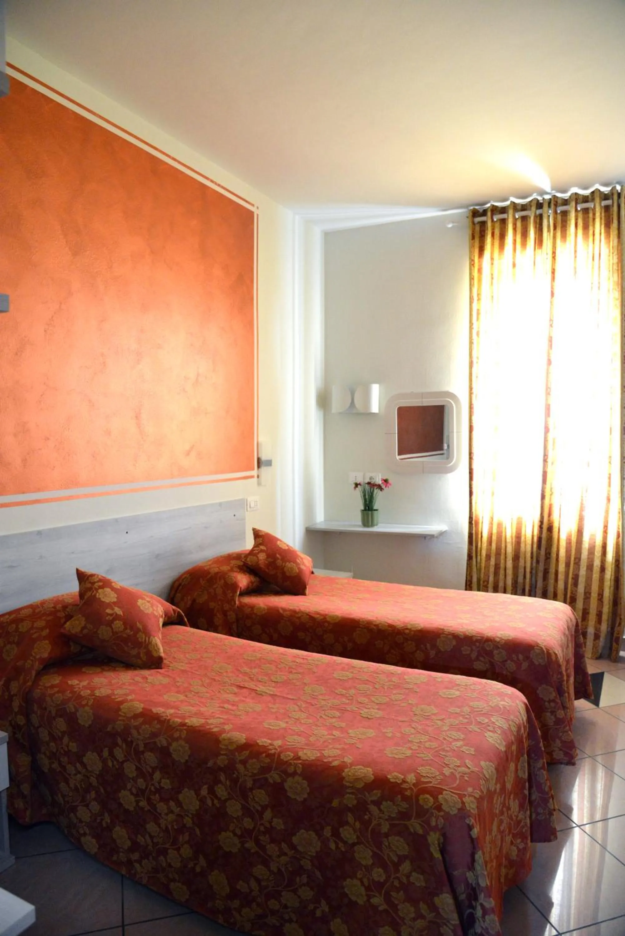 Bed in HOTEL IL PARCO - Parking Free & Restaurant - Hotel