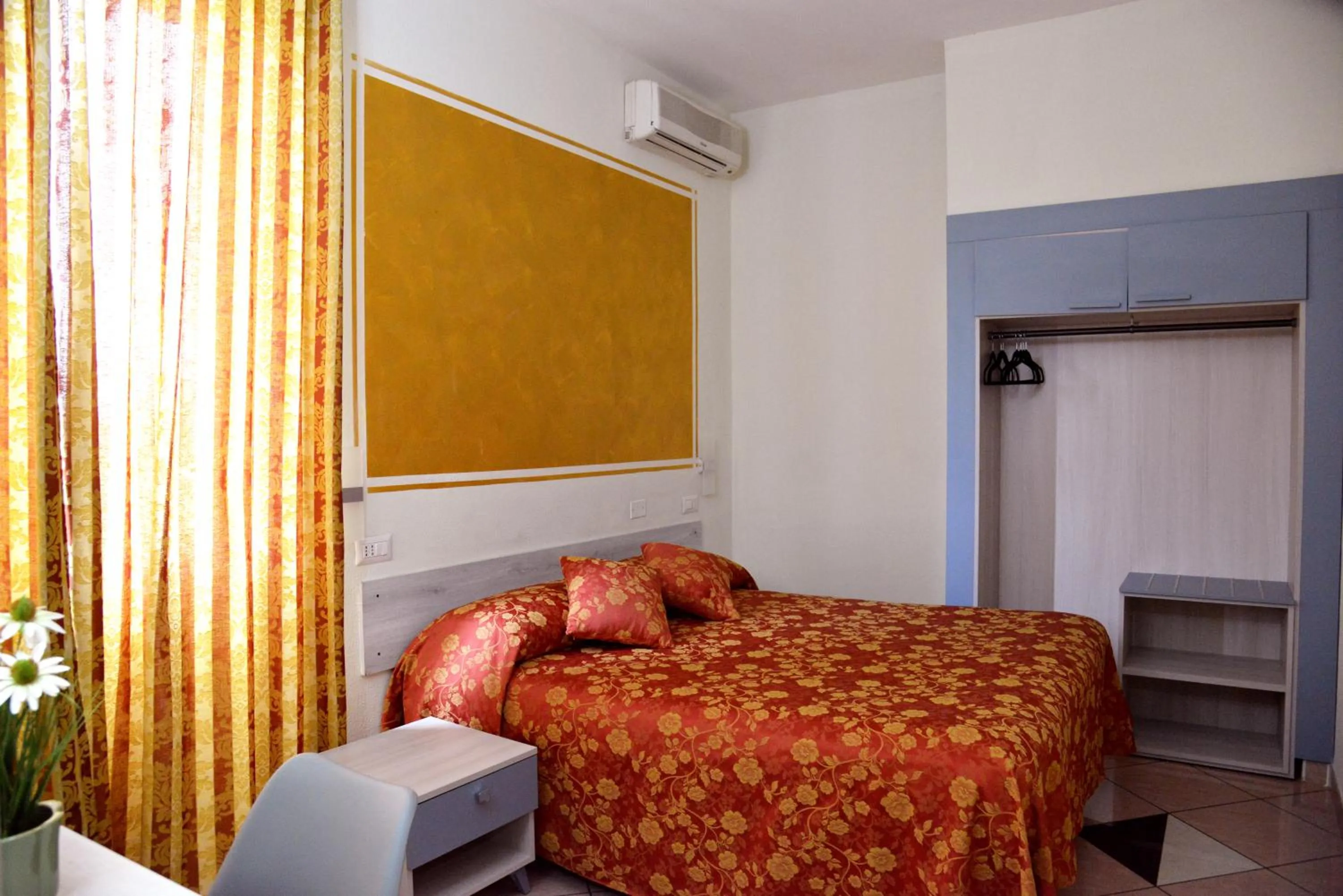 Bed in HOTEL IL PARCO - Parking Free & Restaurant - Hotel