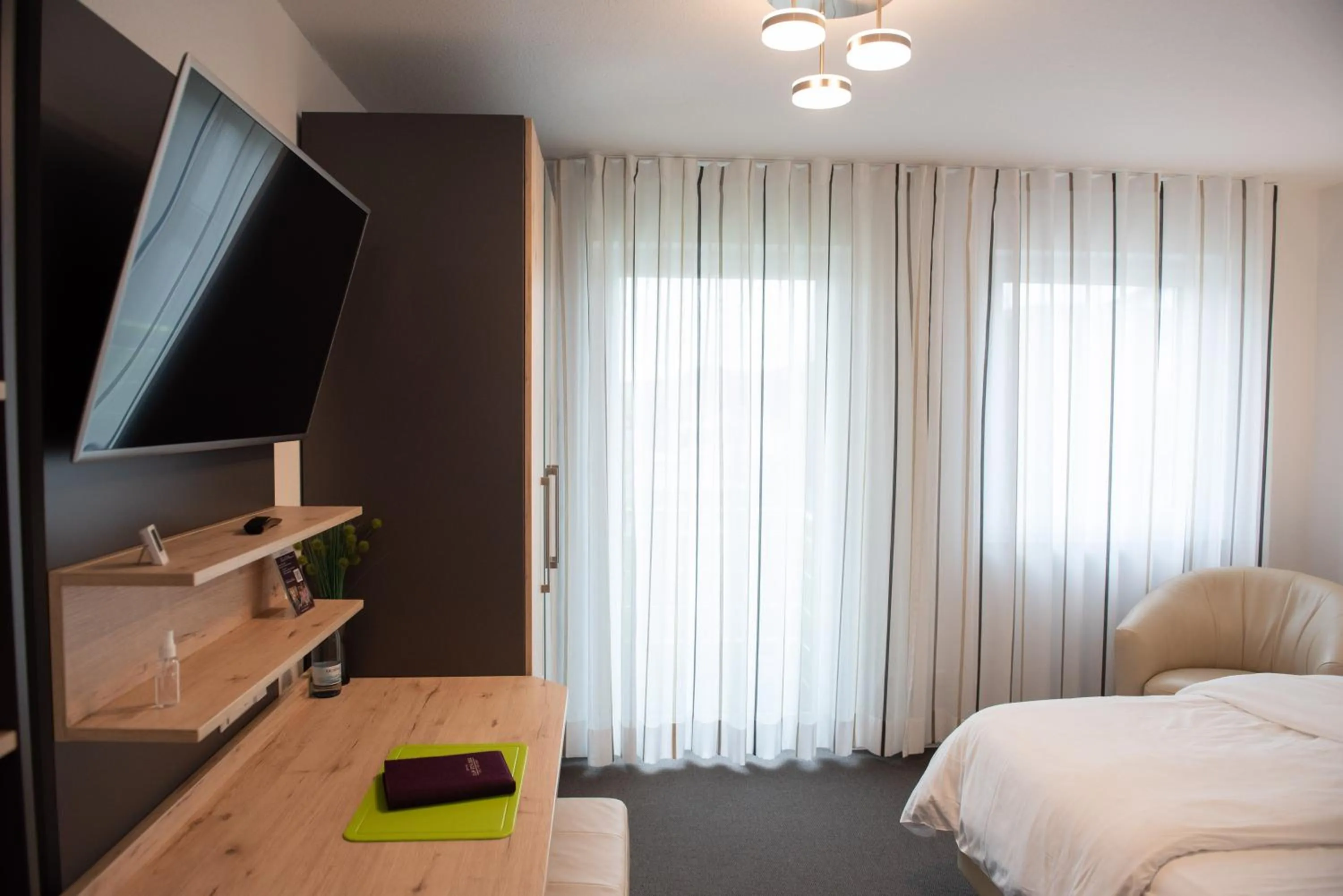 Bed in Apartments Amtzell, Selbst-Check-in