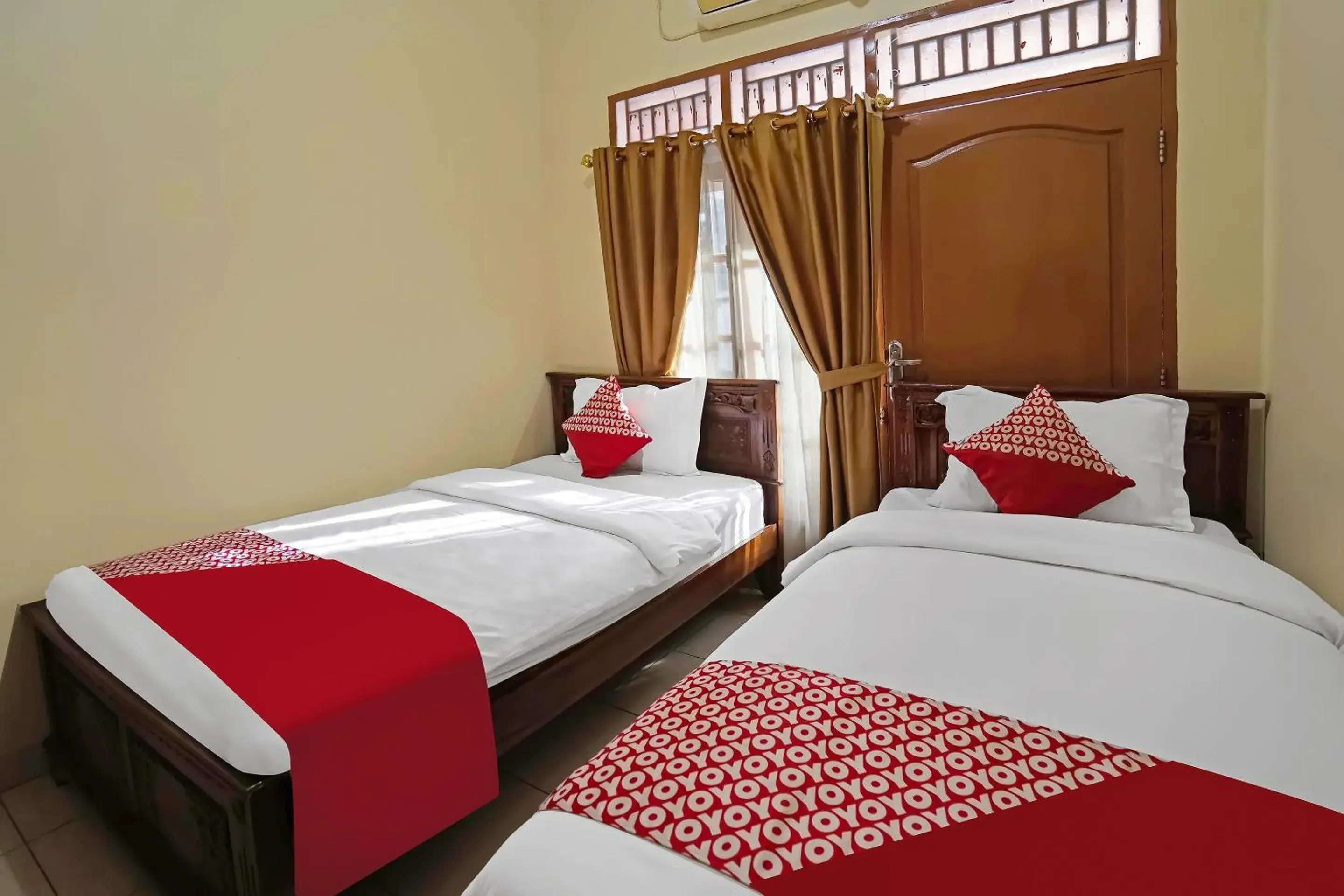 Standard Twin Room in Hotel O Wisma Empat Lima Syariah Standard Twin Room in Hotel O Wisma Empat Lima Syariah