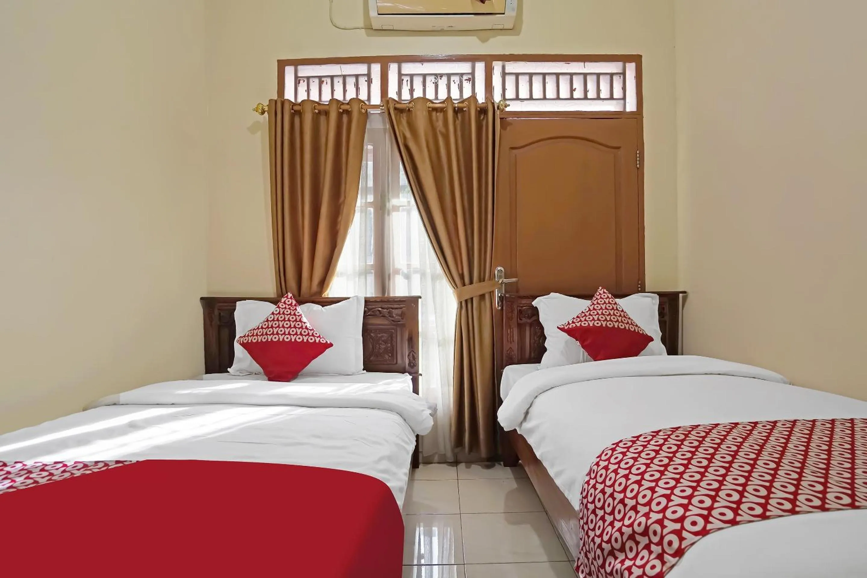 Bedroom, Bed in Hotel O Wisma Empat Lima Syariah
