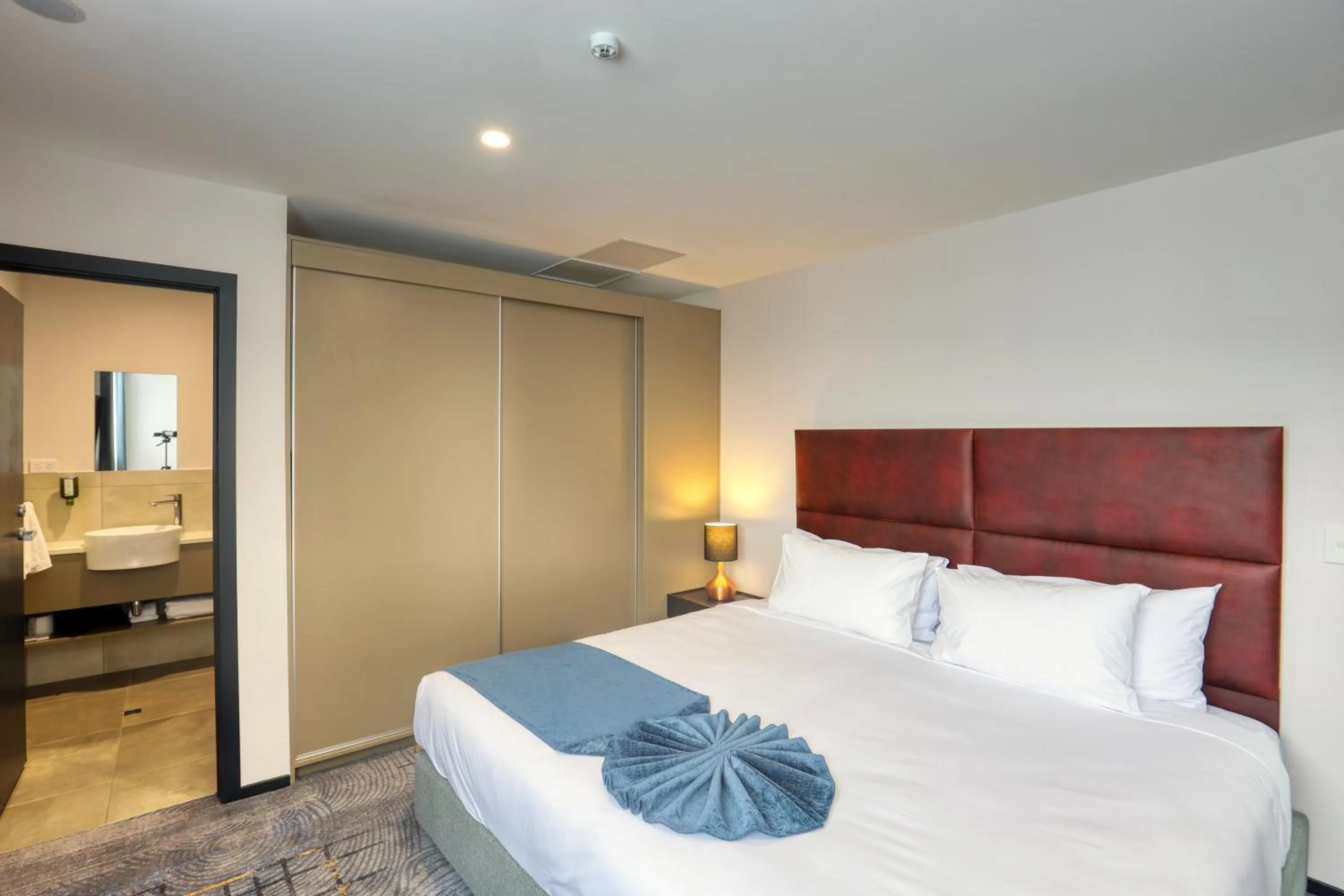 Bed in Marsden Suites Albany