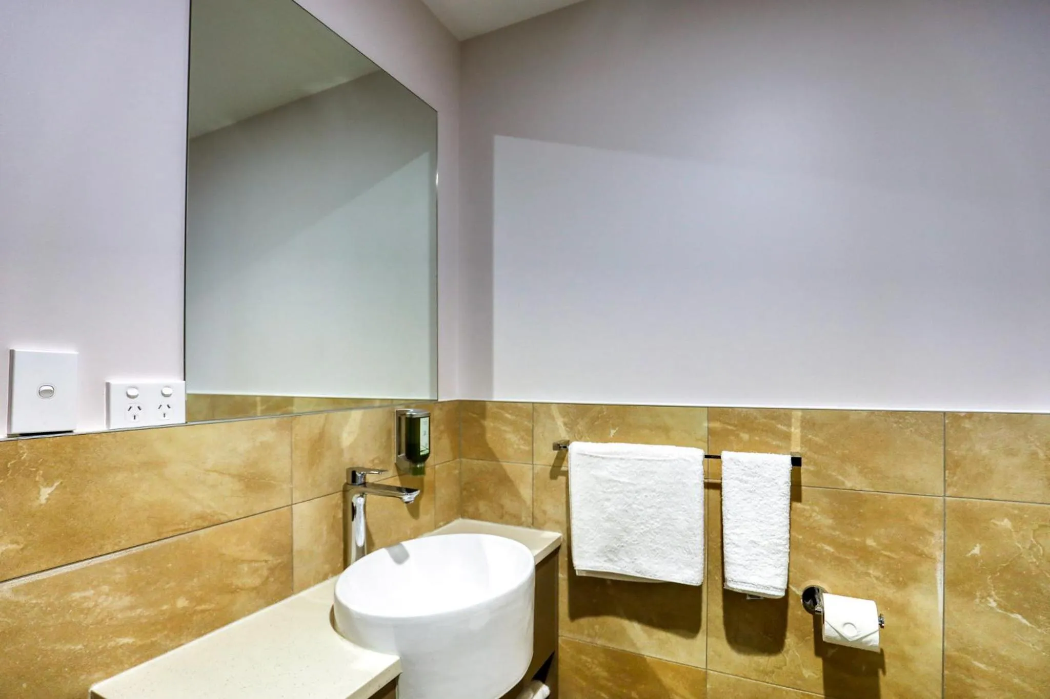 Bathroom in Marsden Suites Albany