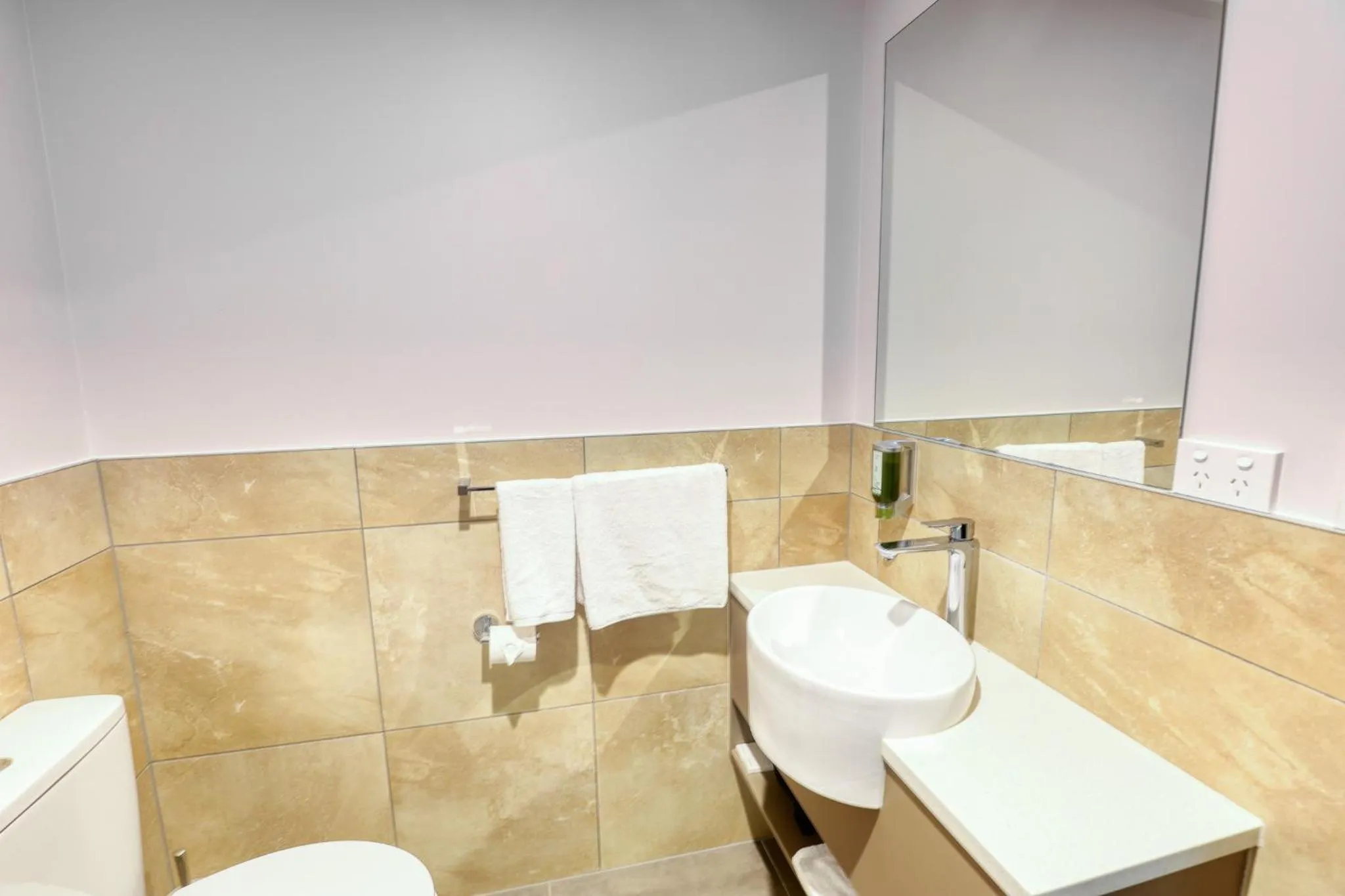 Bathroom in Marsden Suites Albany