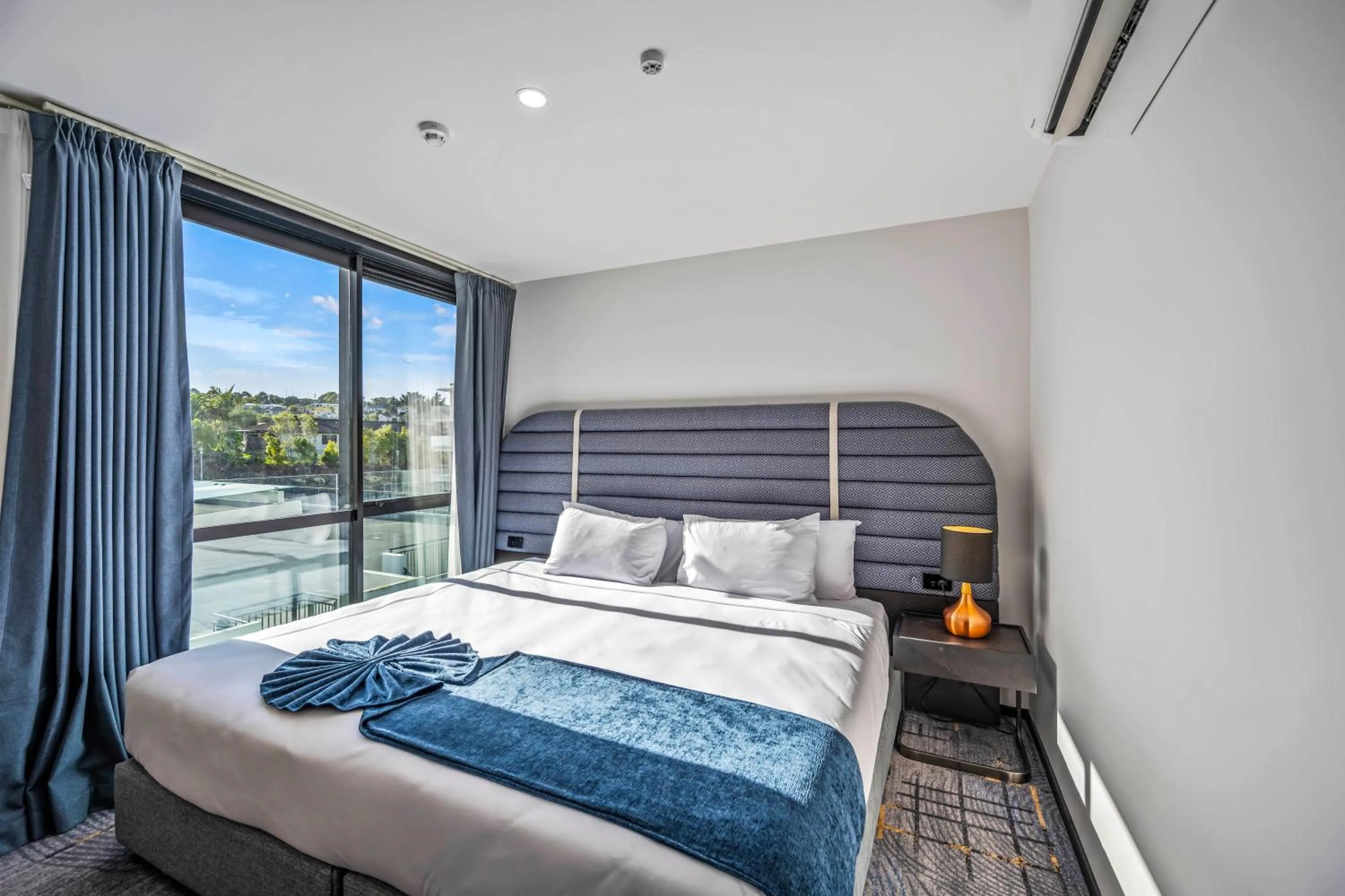 Bedroom, Bed in Marsden Suites Albany