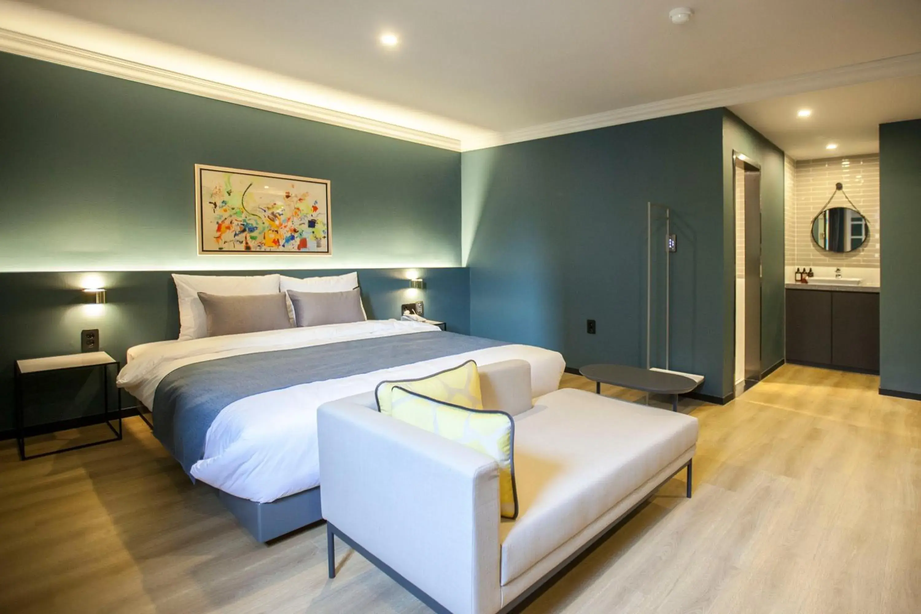 Standard Double Room in Browndot Hotel Masan Odong Standard Double Room in Browndot Hotel Masan Odong