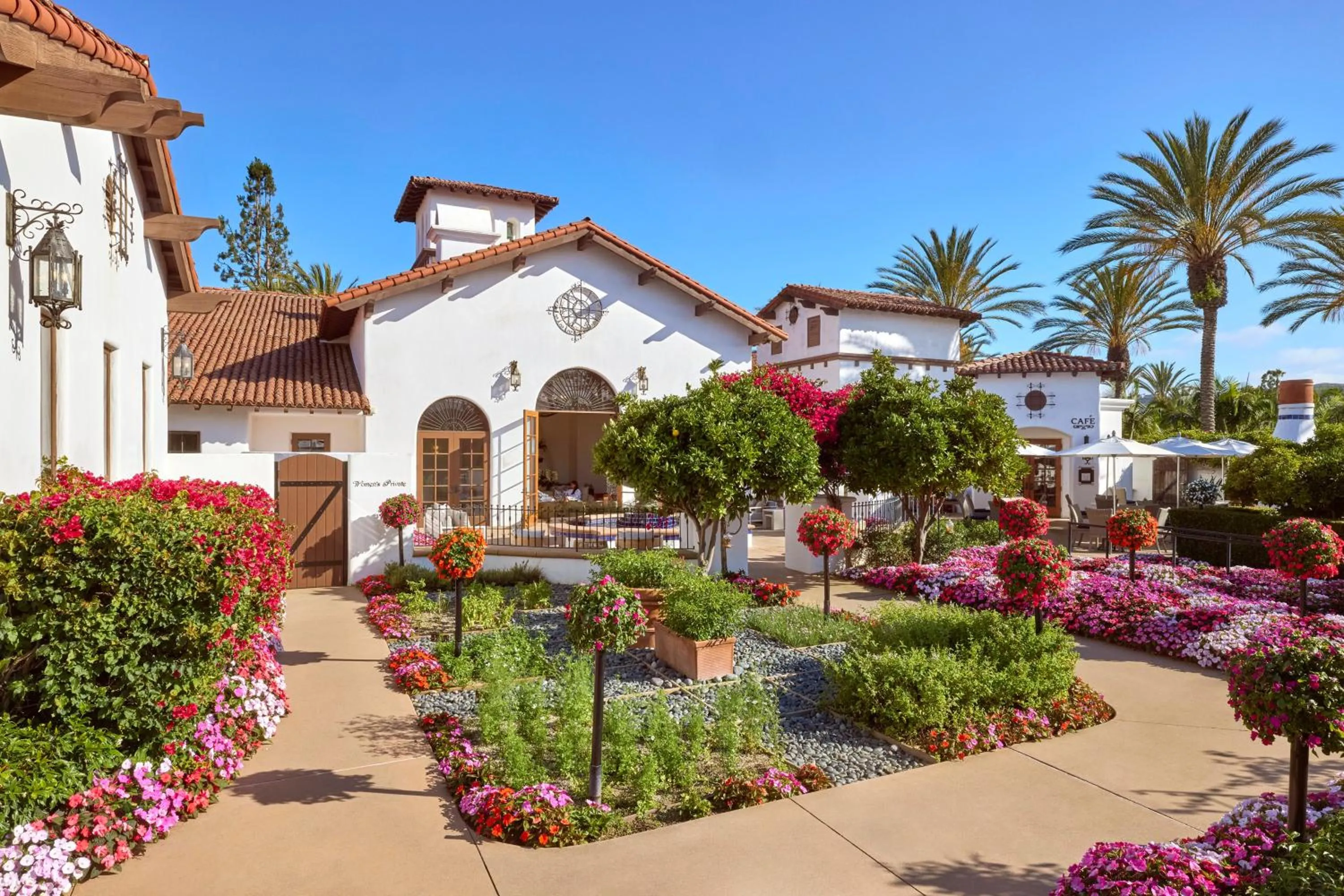 Inner courtyard view in Omni La Costa Resort & Spa Carlsbad