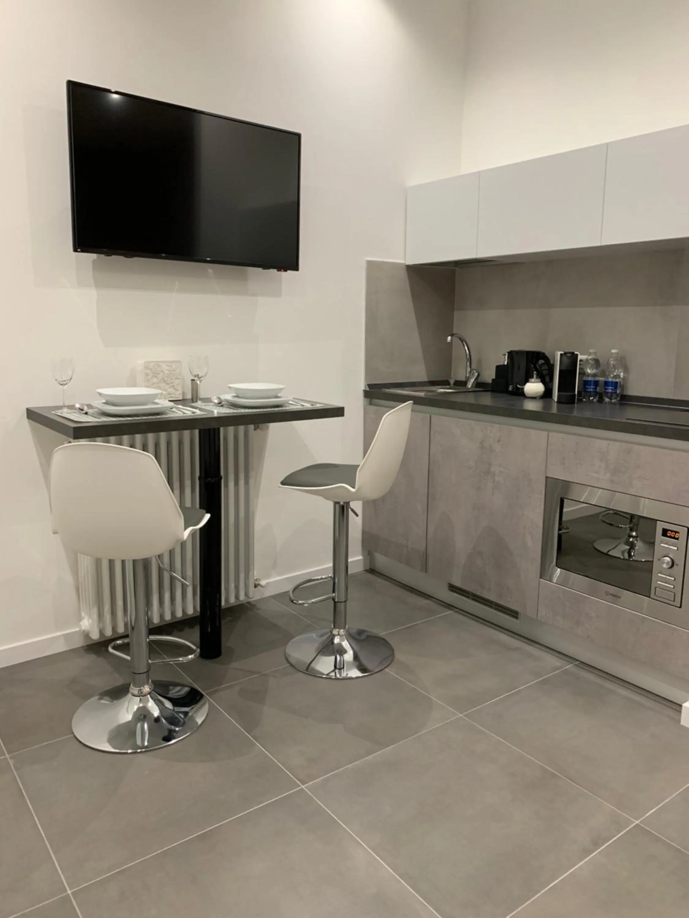 TV and multimedia in ApartHotel Bossi