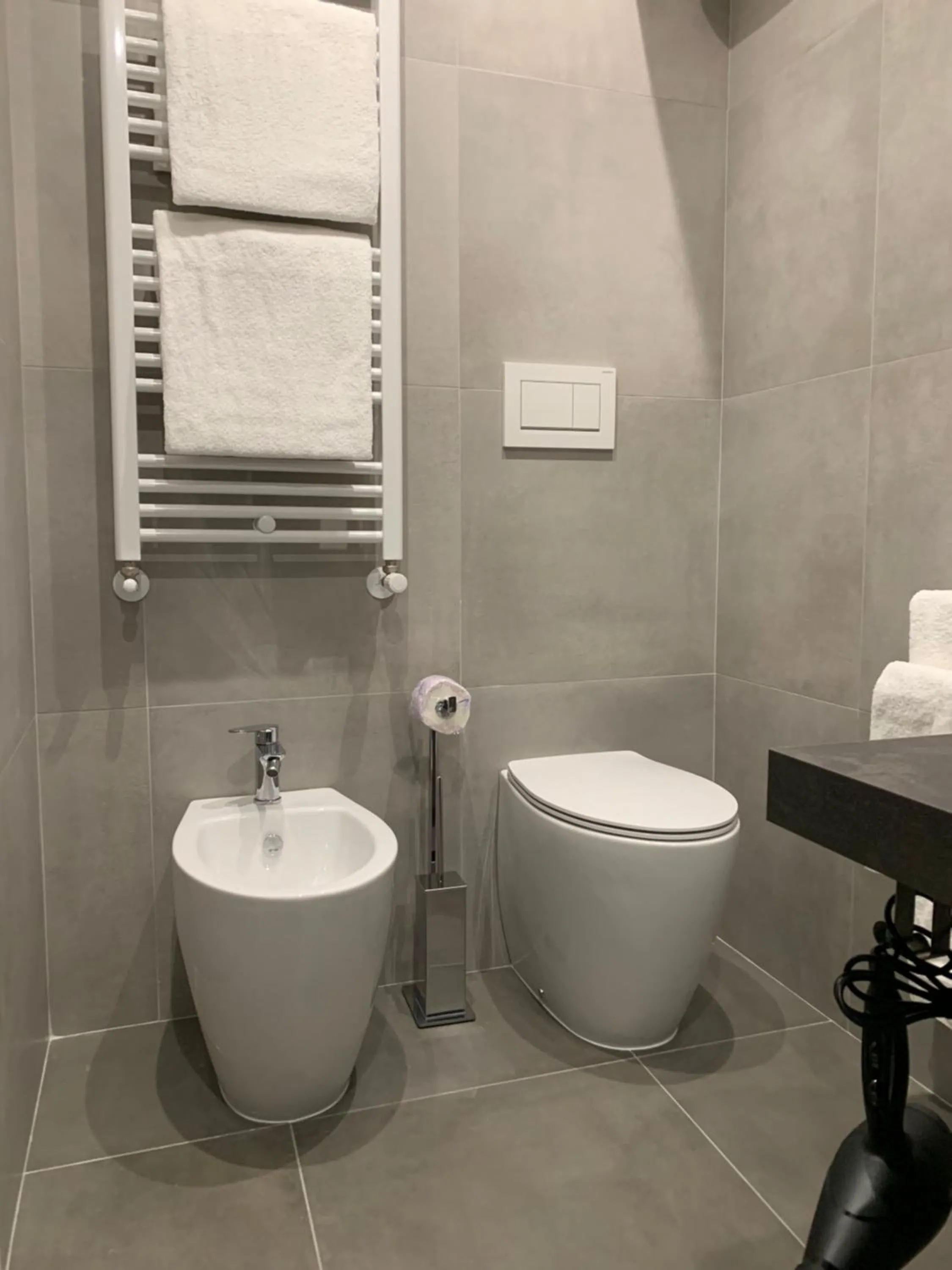 Toilet in ApartHotel Bossi