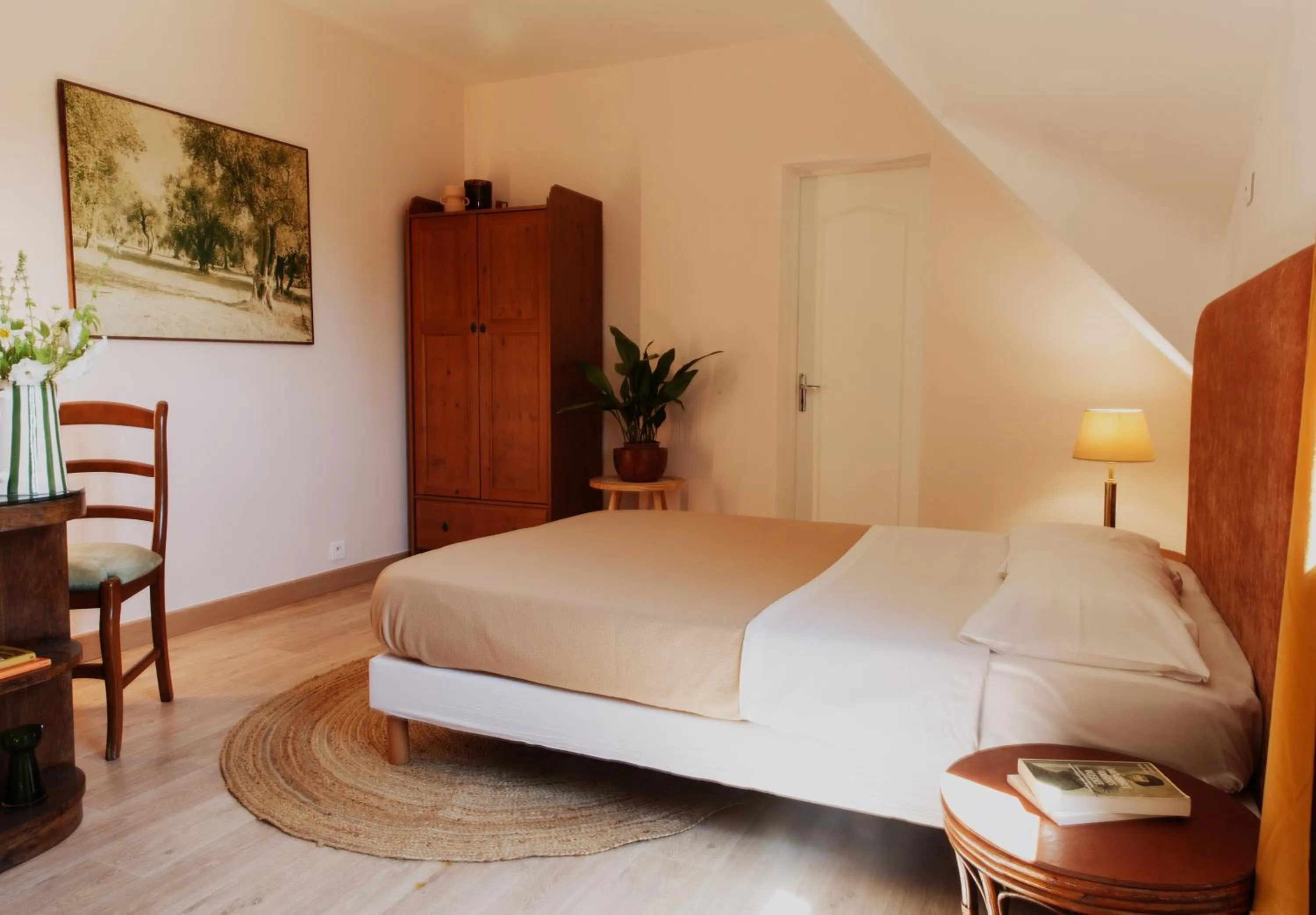 Photo of the whole room, Bed in Domaine Foray