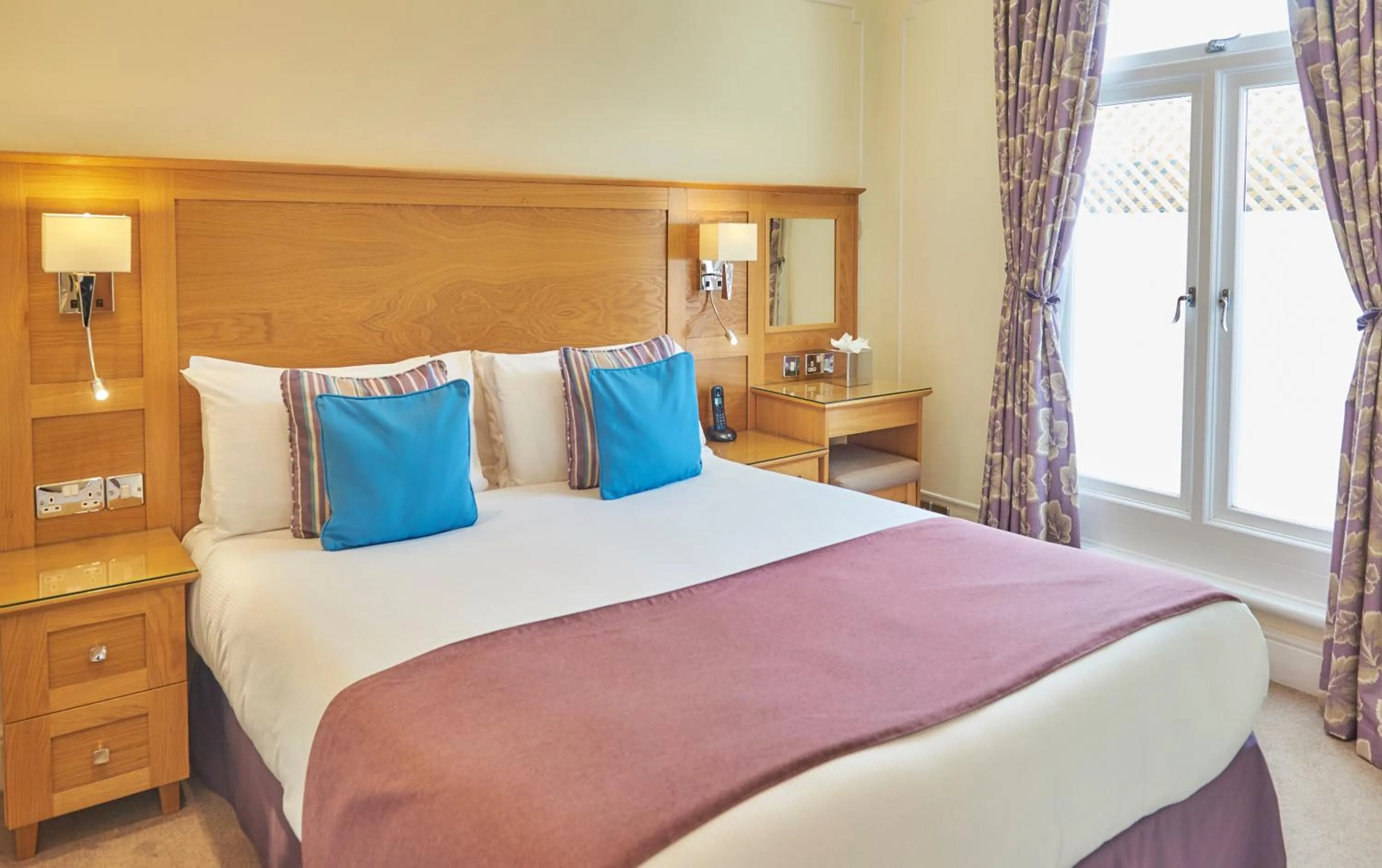 Bed in Phyllis Court Members Club