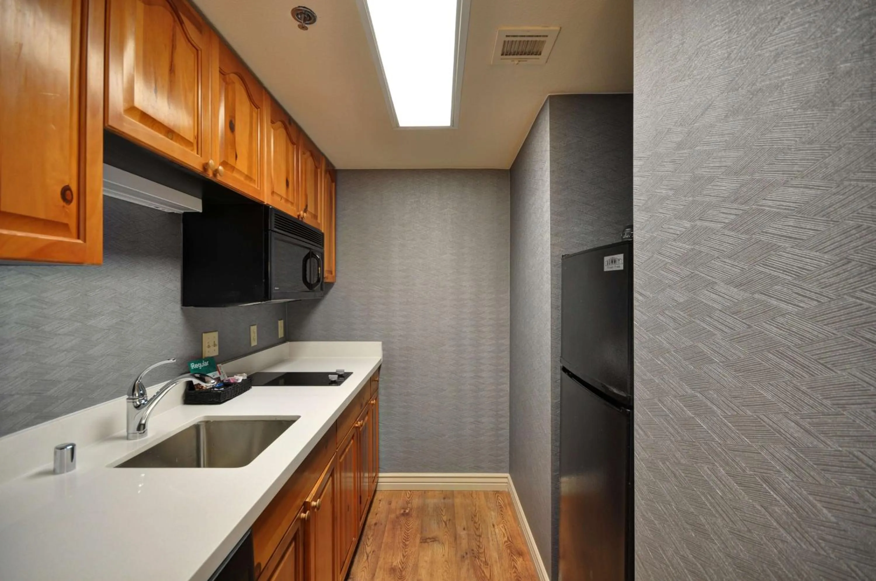 Kitchen or kitchenette in Homewood Suites by Hilton Phoenix-Biltmore