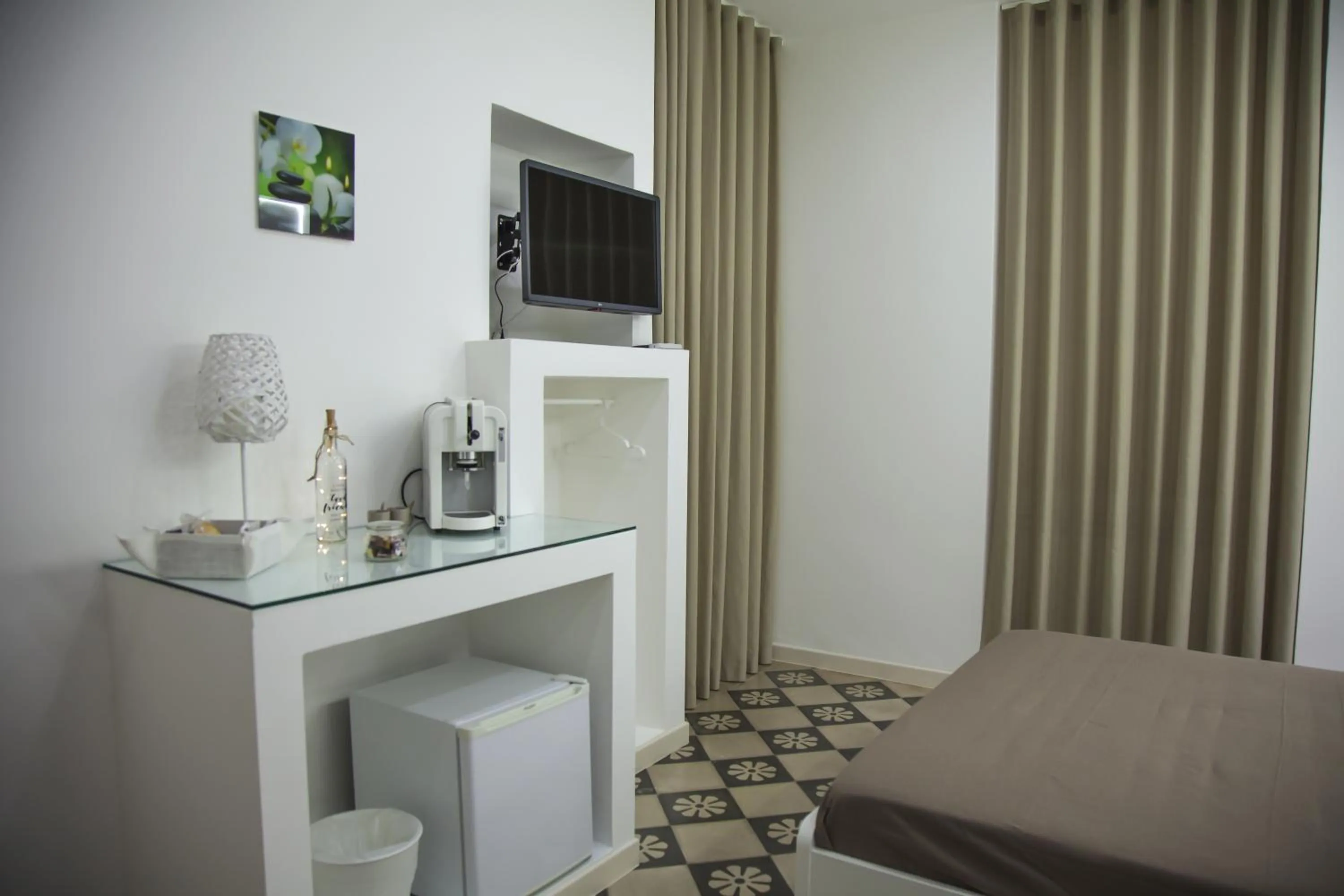 VILLA ADELAIDE SUITE & ROOM