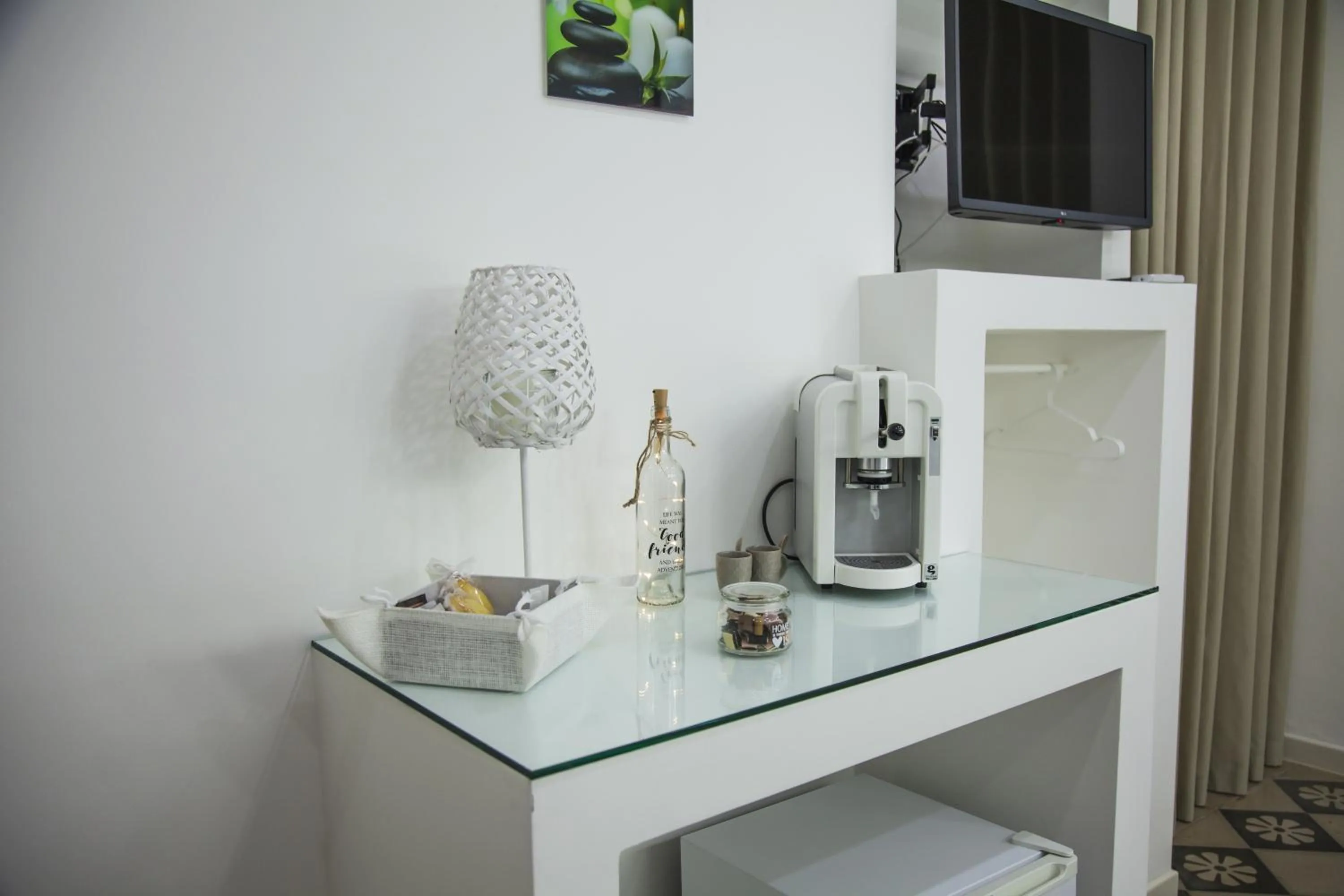 VILLA ADELAIDE SUITE & ROOM