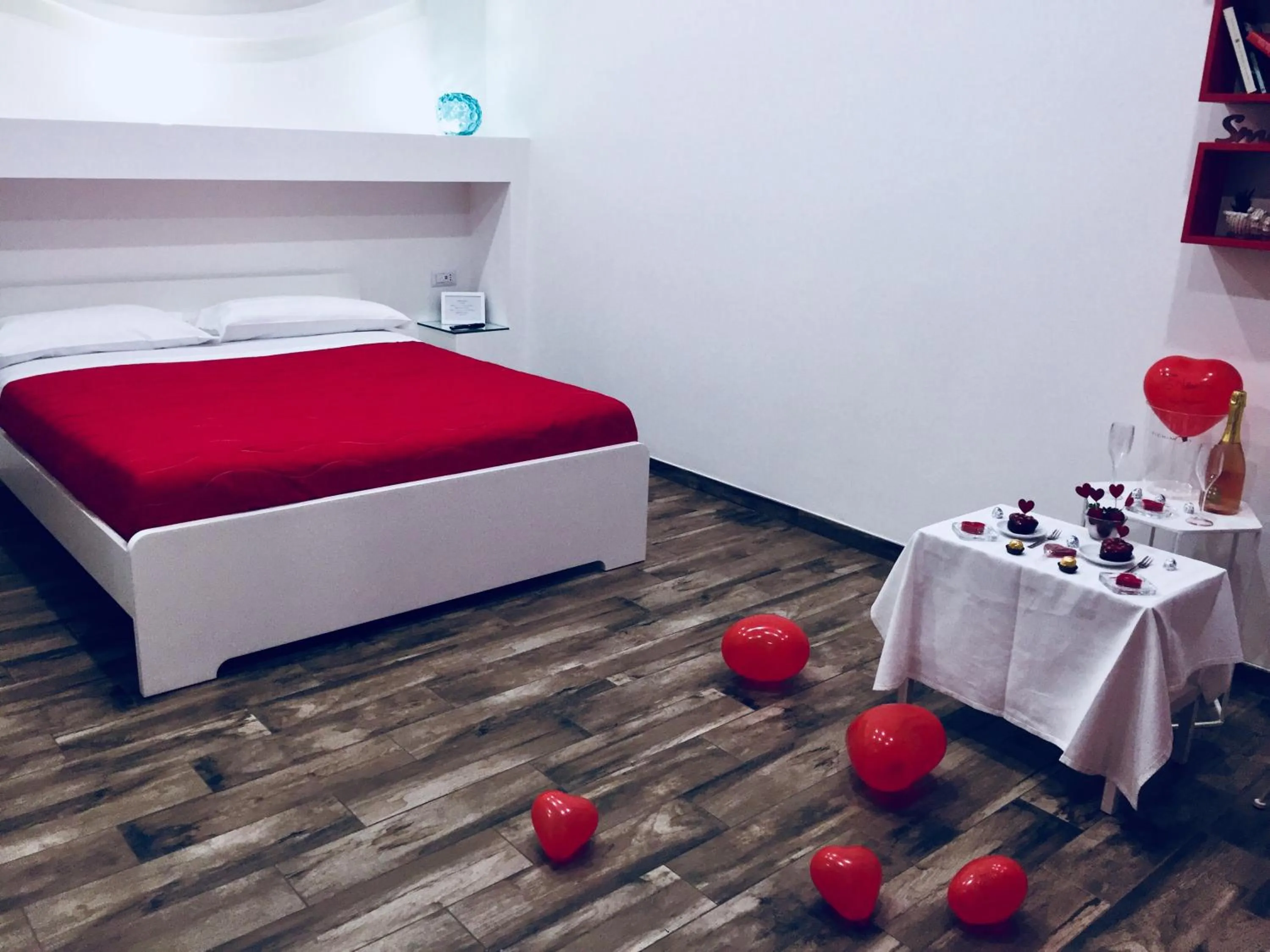 Bed in VILLA ADELAIDE SUITE & ROOM