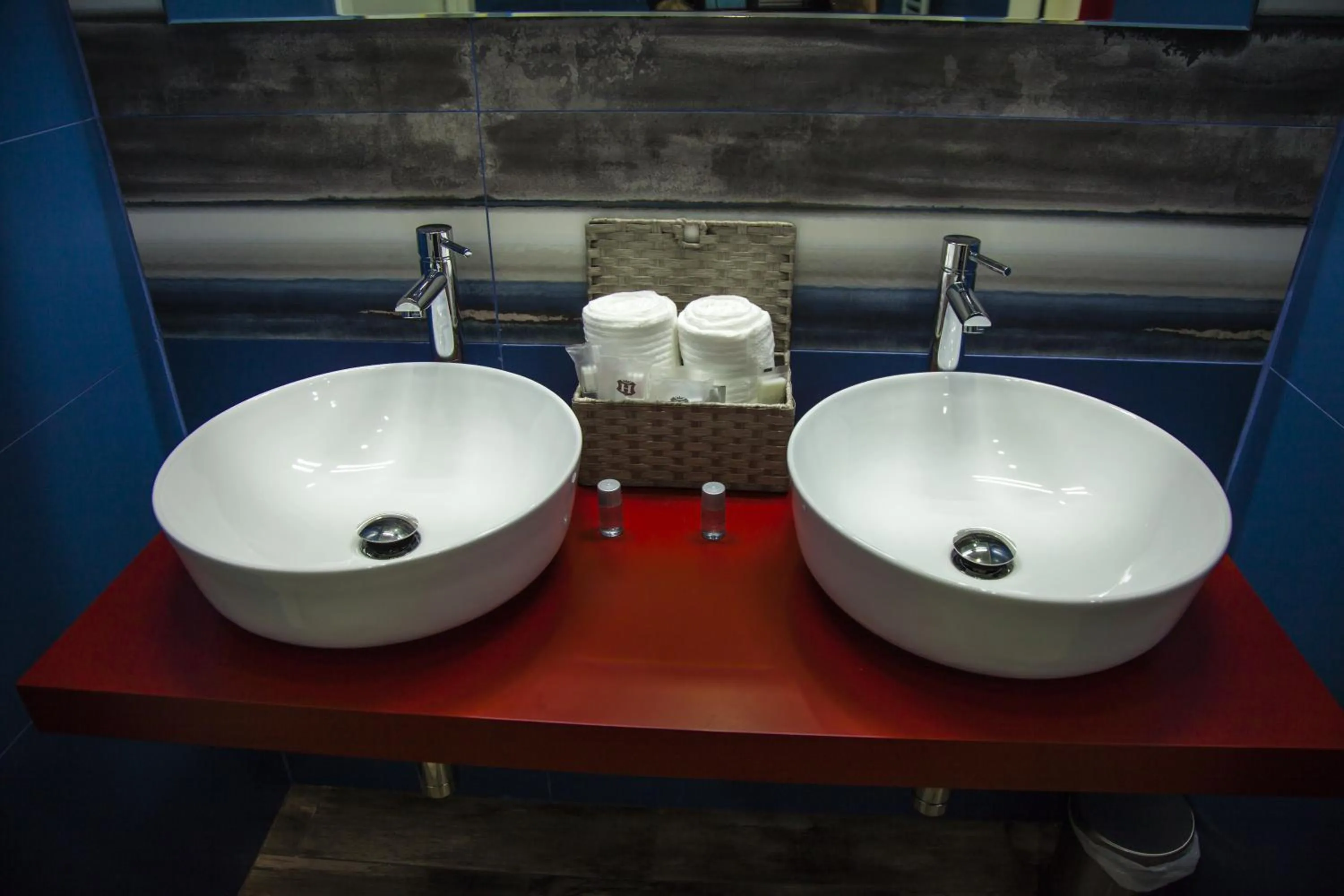 VILLA ADELAIDE SUITE & ROOM