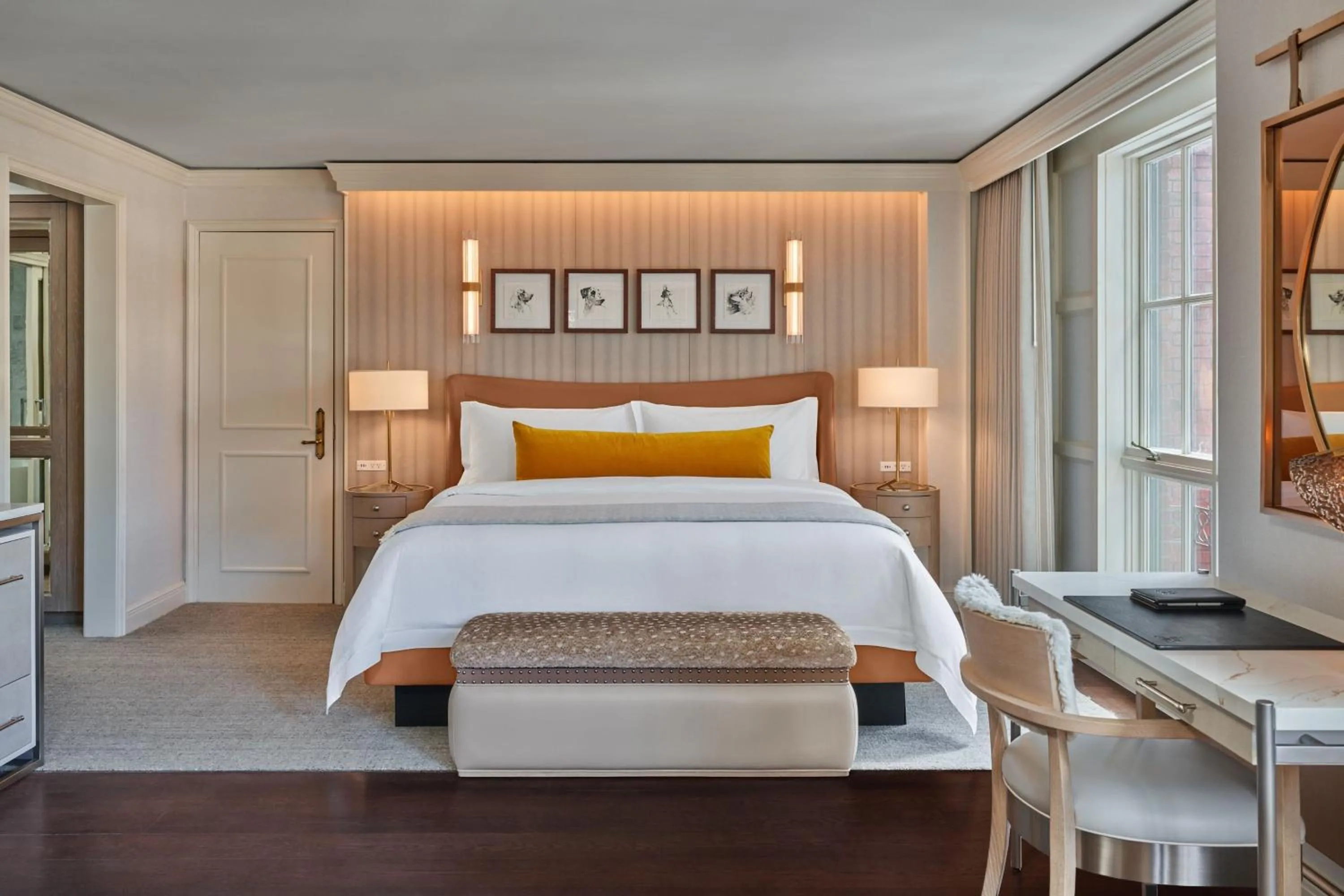 Photo of the whole room, Bed in St. Regis Aspen Resort