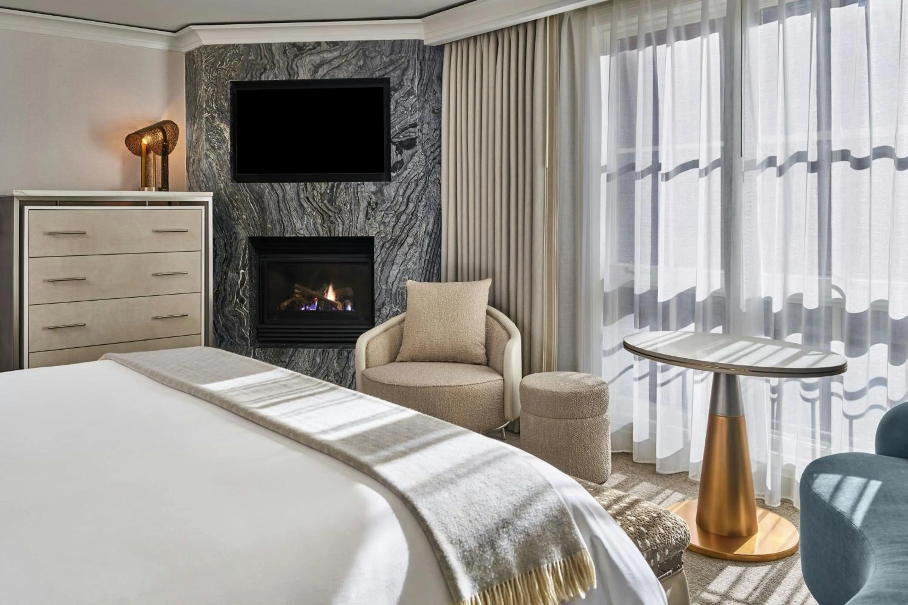 Photo of the whole room, Bed in St. Regis Aspen Resort