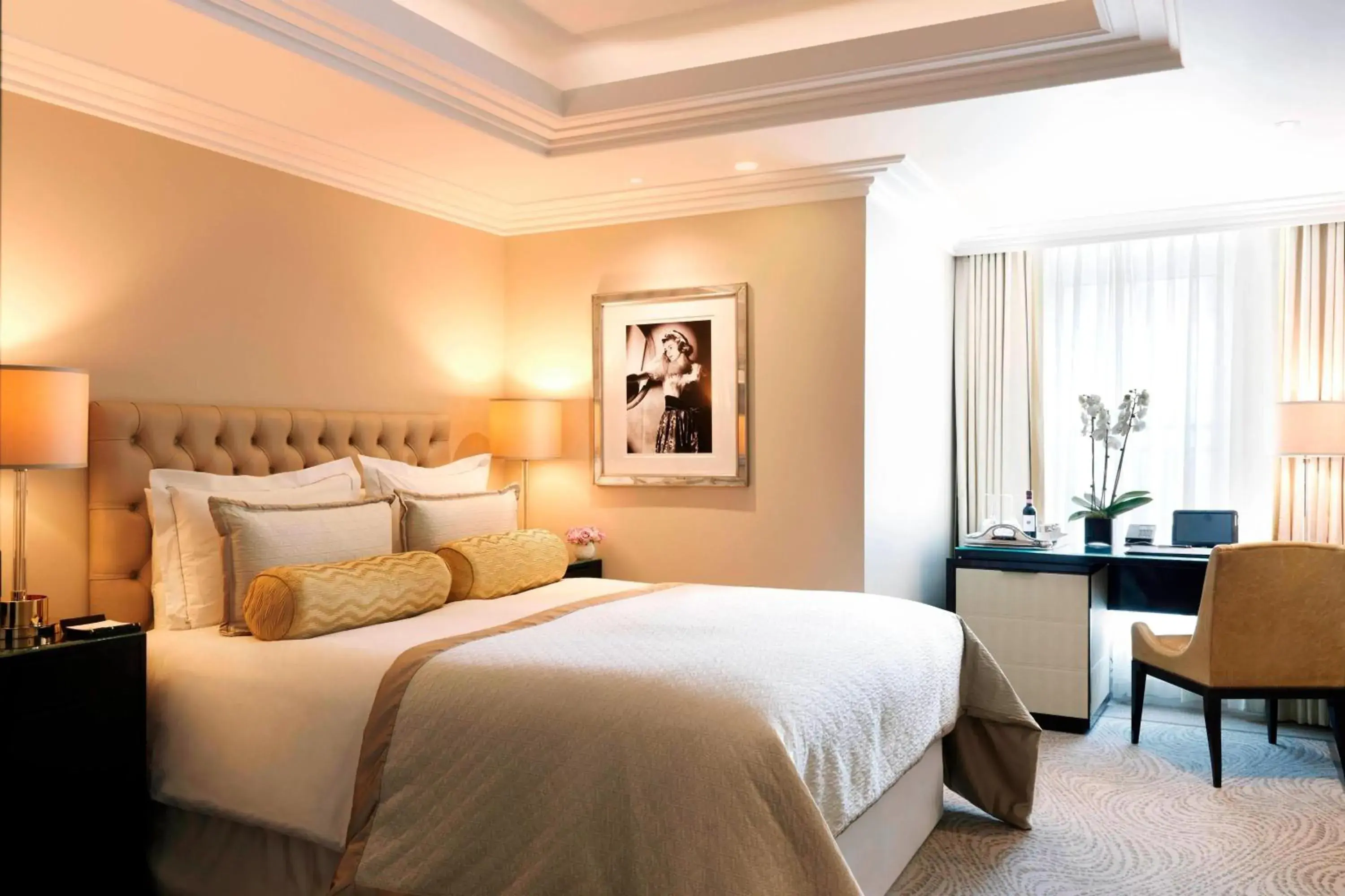 Deluxe Queen Accessible, Guest room, 1 Queen in The Wellesley, a Luxury Collection Hotel, Knightsbridge, London Deluxe Queen Accessible, Guest room, 1 Queen in The Wellesley, a Luxury Collection Hotel, Knightsbridge, London