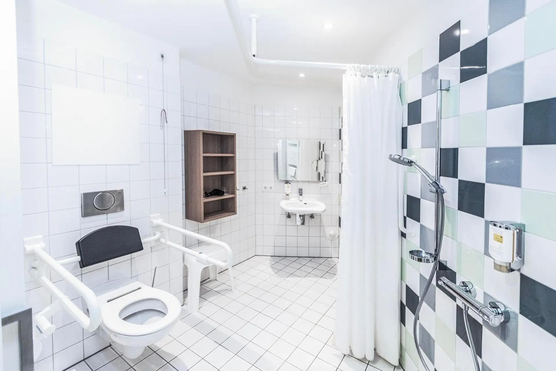 Bathroom in Im-Jaich Hotel Bremerhaven