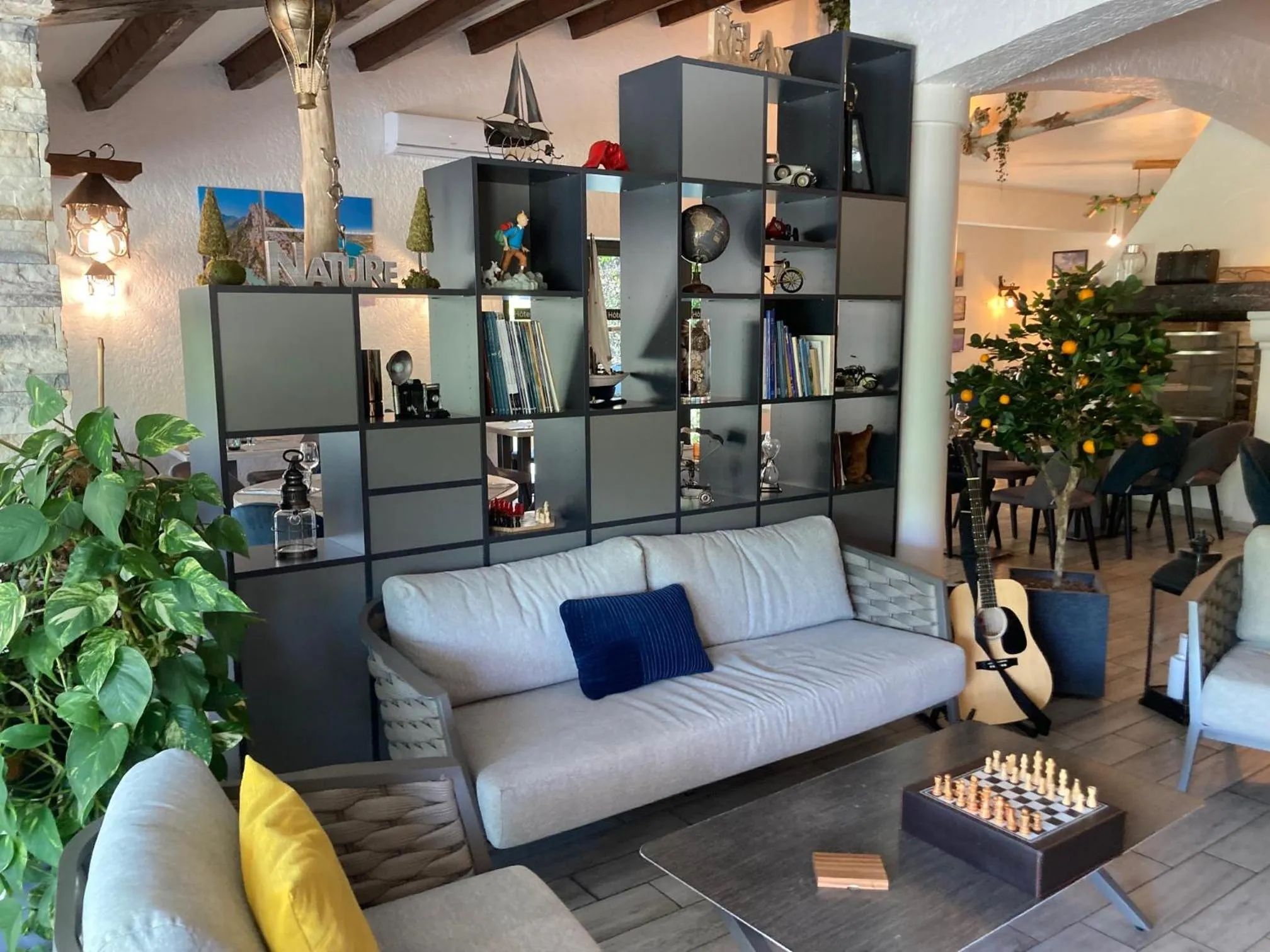 Living room in Hôtel Spa L'Ermitage