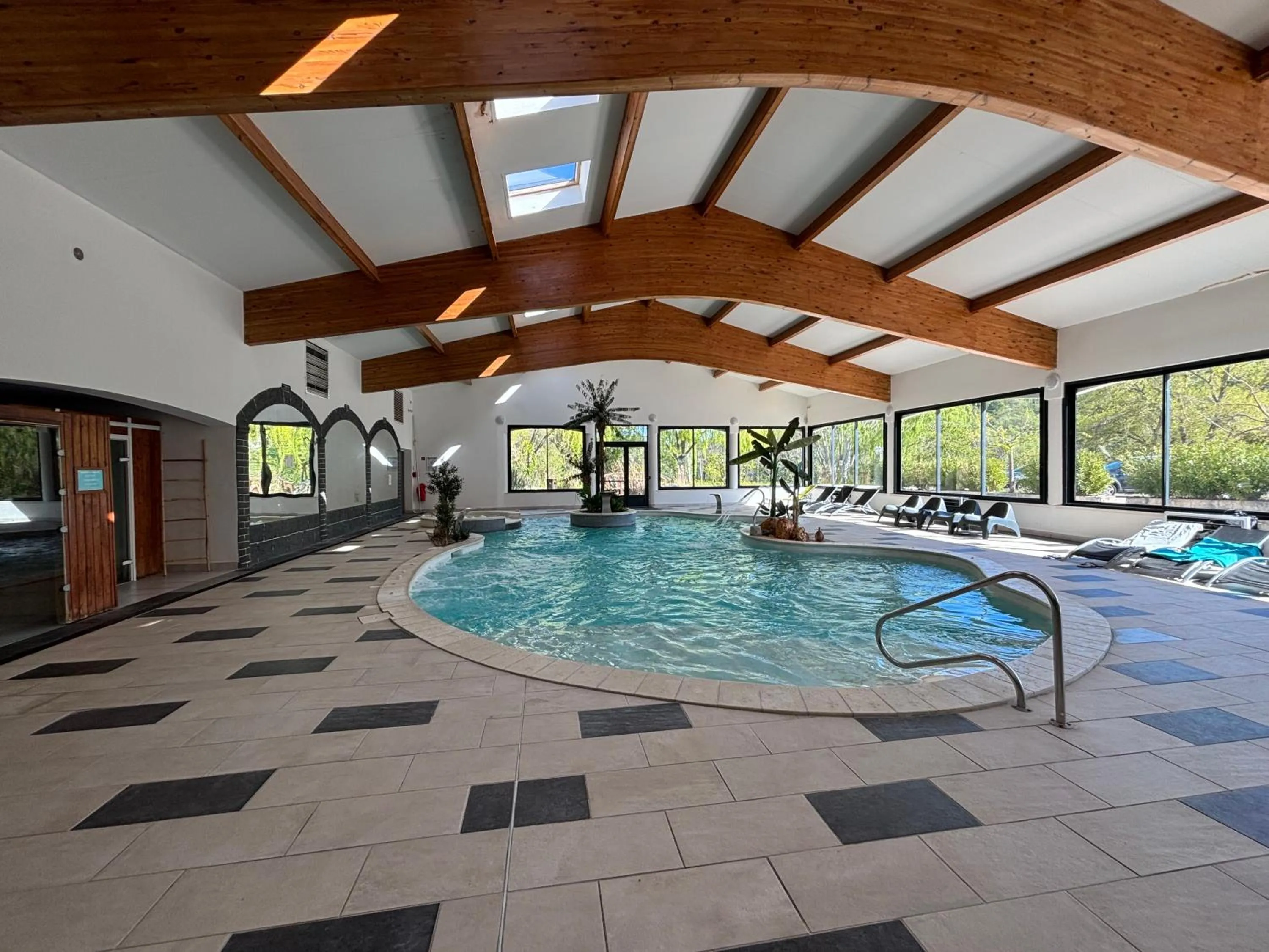 Spa and wellness centre/facilities in Hôtel Spa L'Ermitage