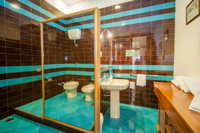 Bathroom in Chiaia B&B