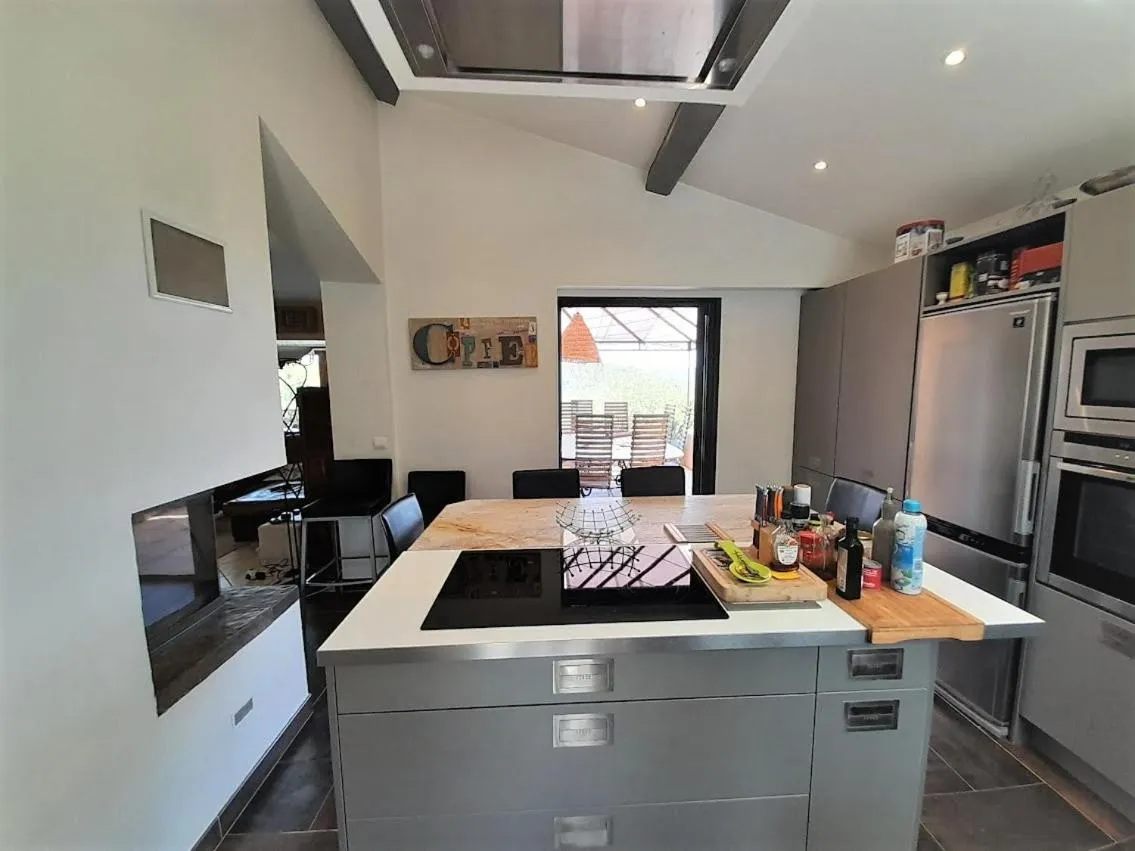 Dining area in Domaine de la Borie YourHostHelper