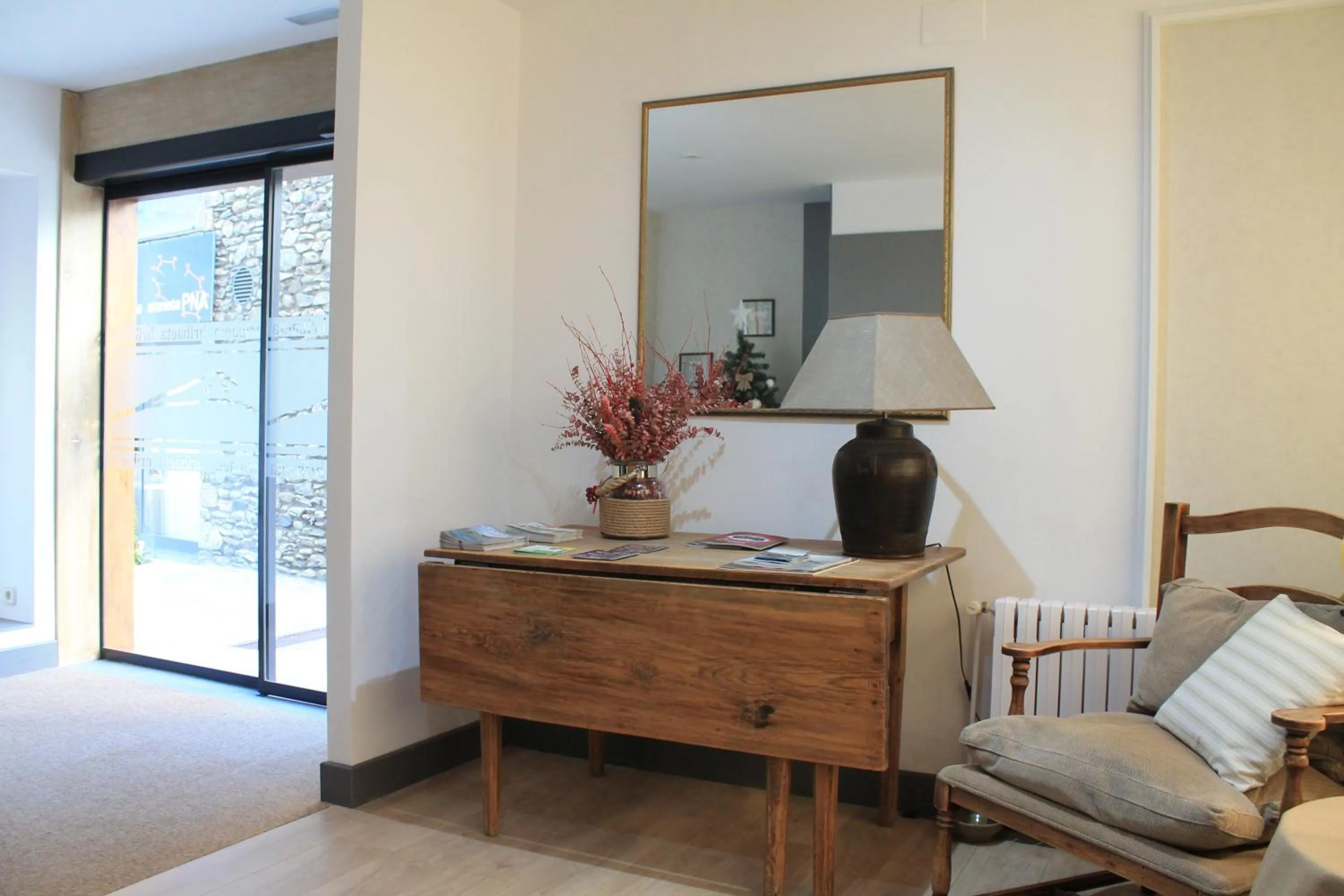 Seating area in Hotel Ribaeta