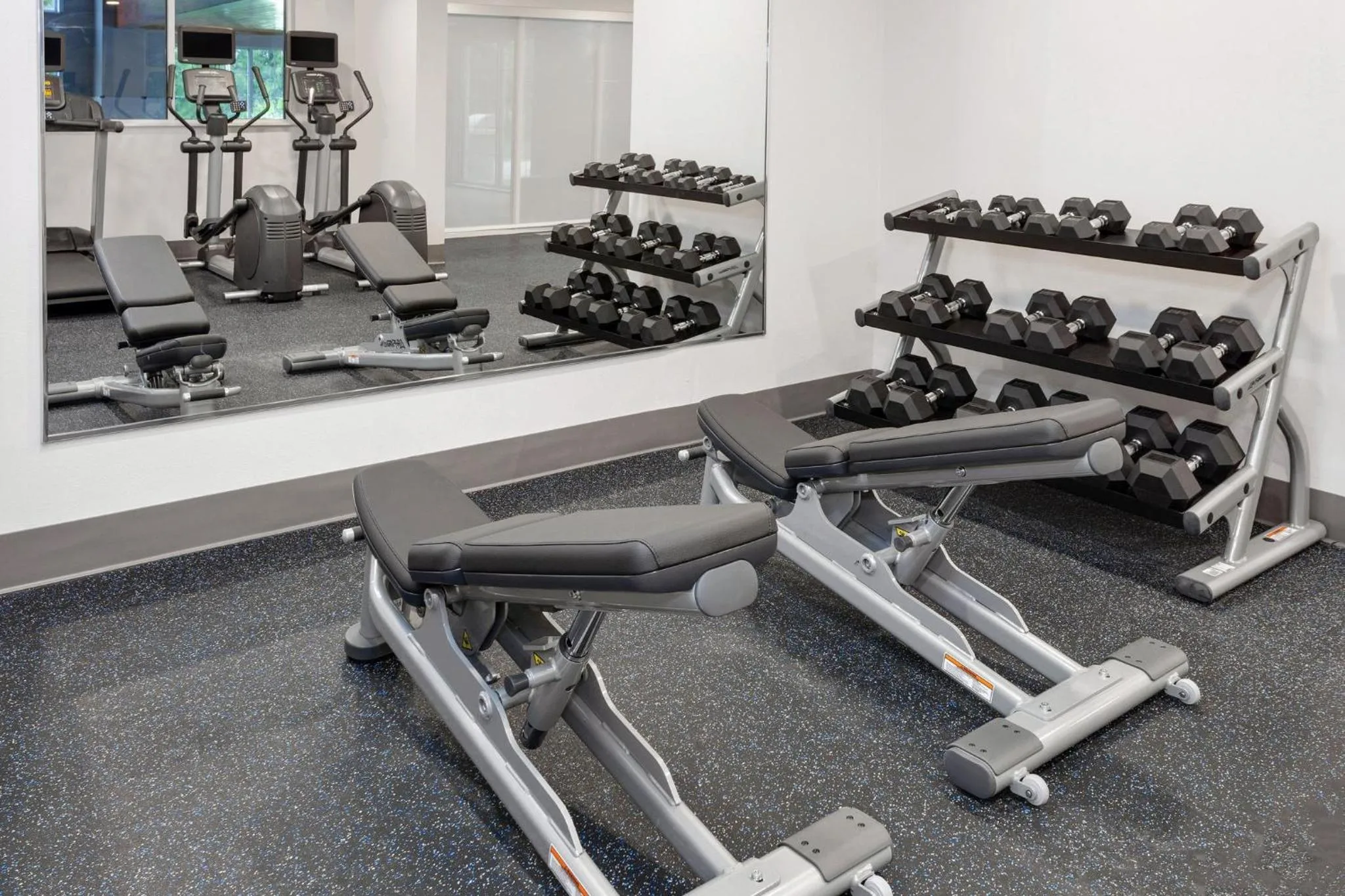 Fitness centre/facilities in Holiday Inn Express & Suites Port Washington by IHG