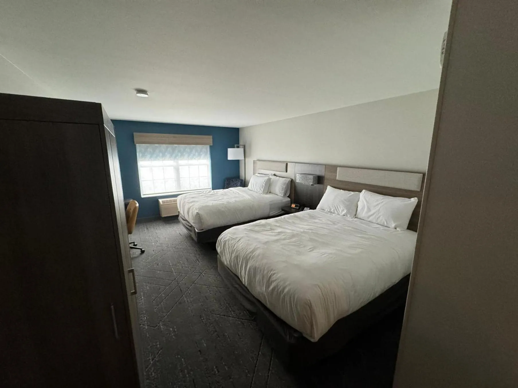 Photo of the whole room, Bed in Holiday Inn Express & Suites Port Washington by IHG