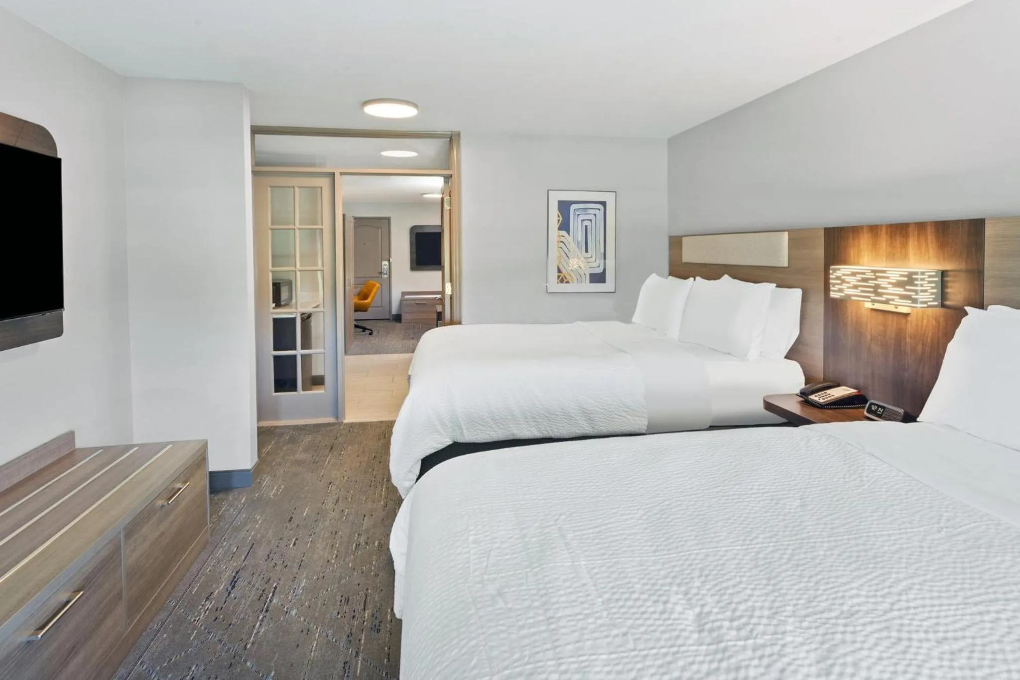 Photo of the whole room, Bed in Holiday Inn Express & Suites Port Washington by IHG