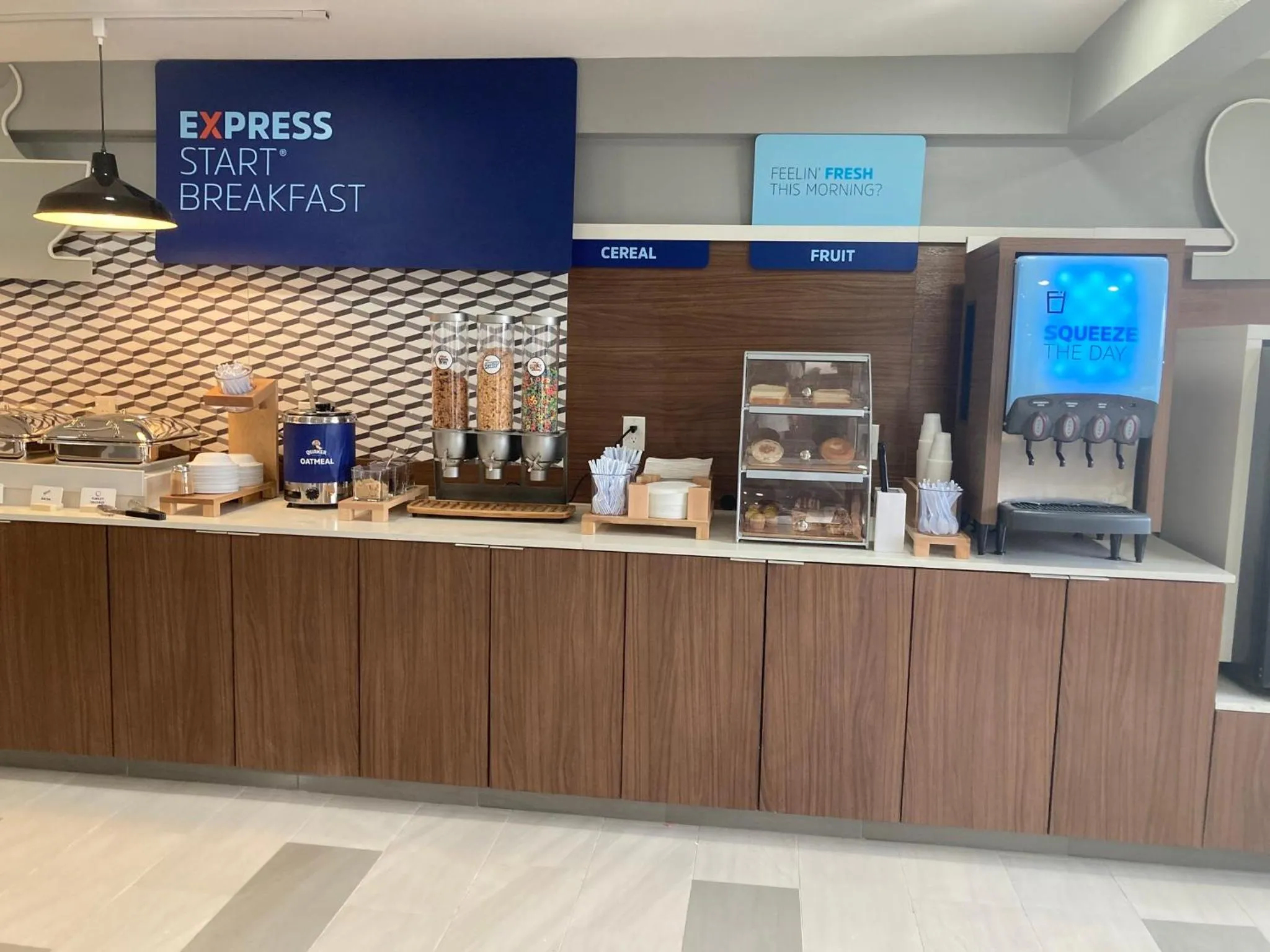 Breakfast in Holiday Inn Express & Suites Port Washington by IHG