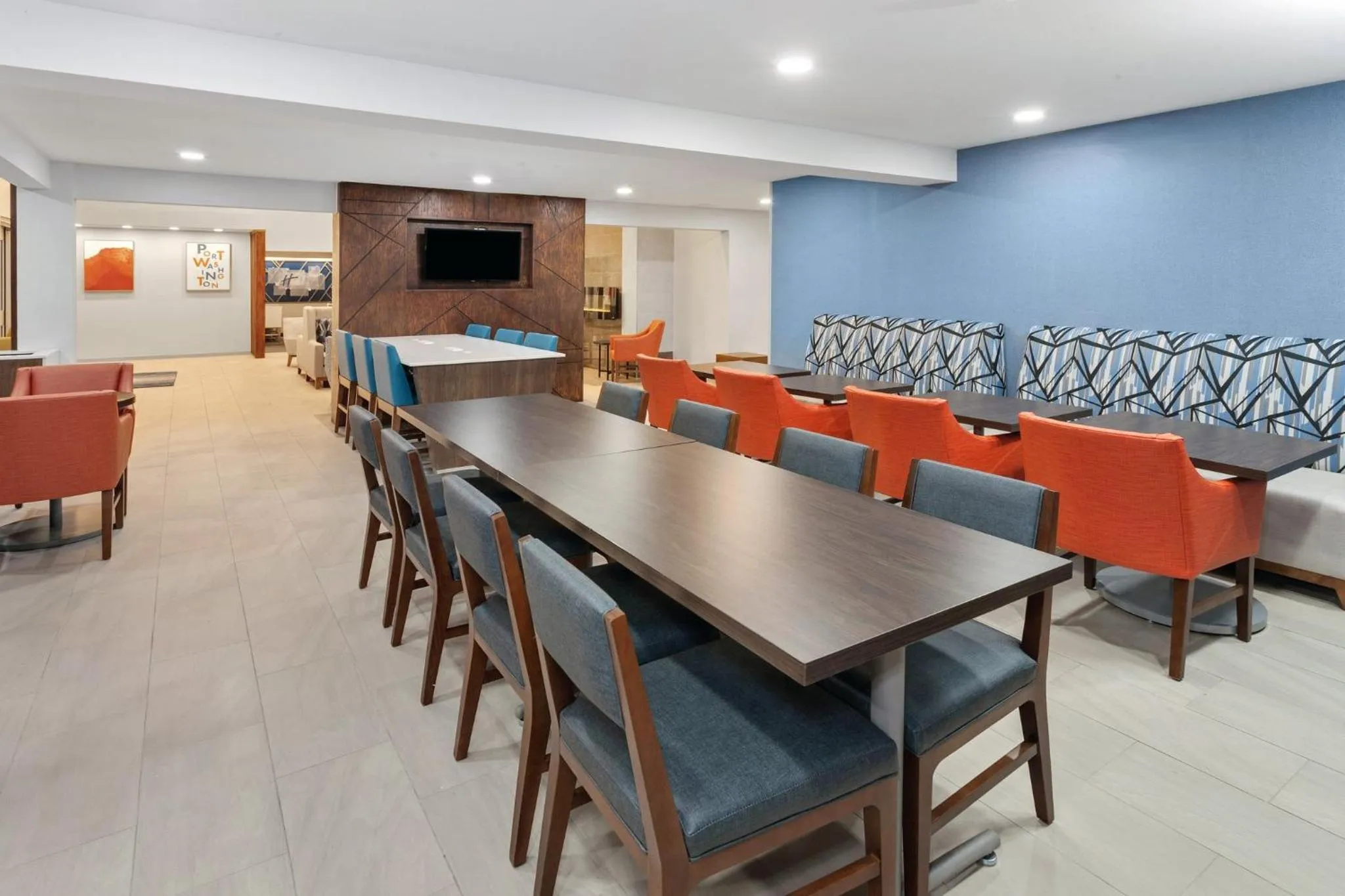 Property building in Holiday Inn Express & Suites Port Washington by IHG