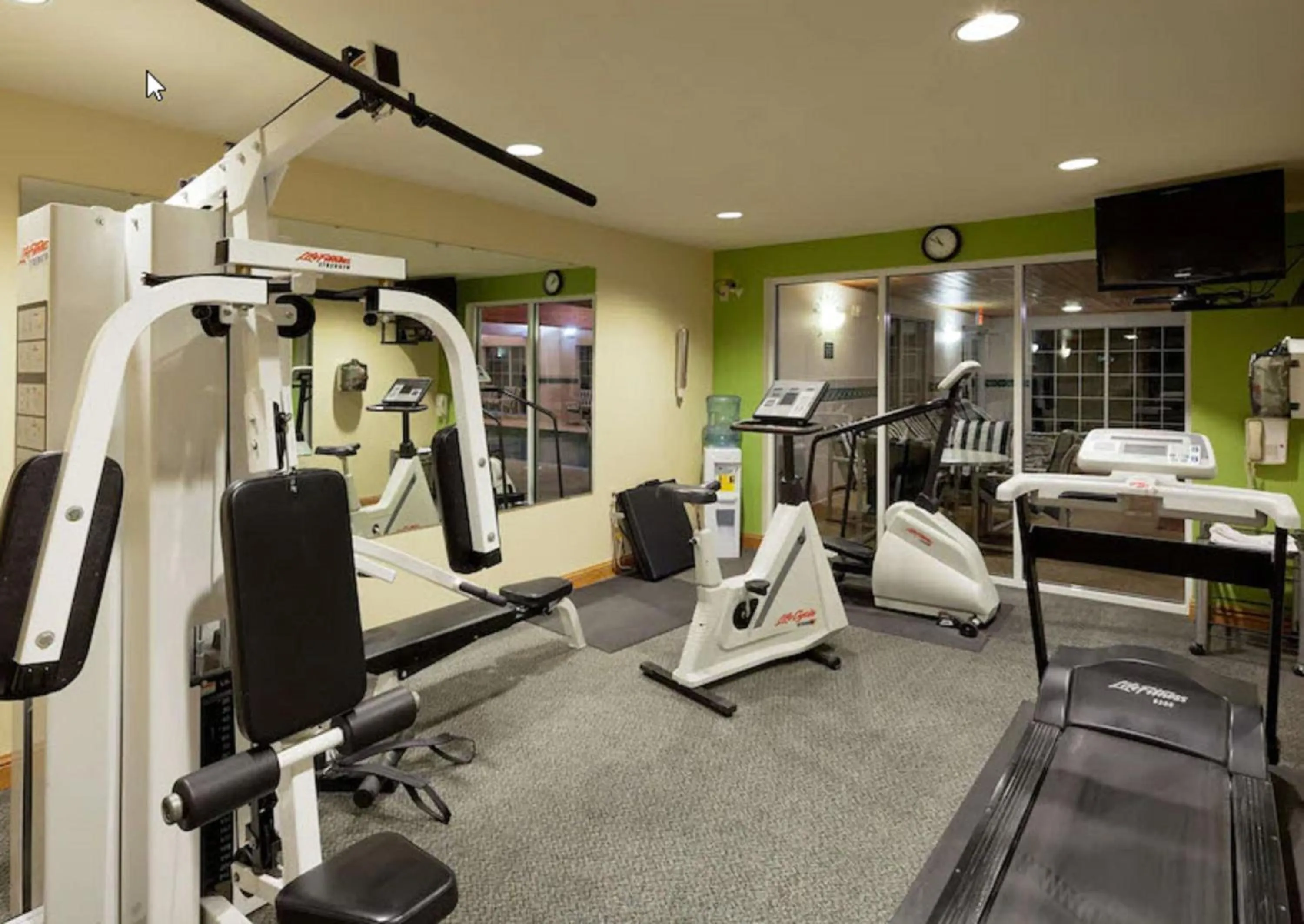 Fitness centre/facilities in Holiday Inn Express & Suites Port Washington by IHG