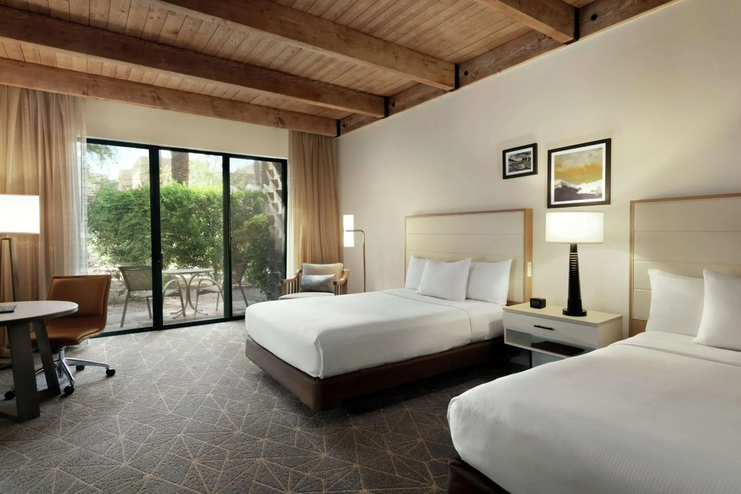 Queen Room with Patio or Balcony and Courtyard View in DoubleTree by Hilton Paradise Valley Resort Scottsdale Queen Room with Patio or Balcony and Courtyard View in DoubleTree by Hilton Paradise Valley Resort Scottsdale