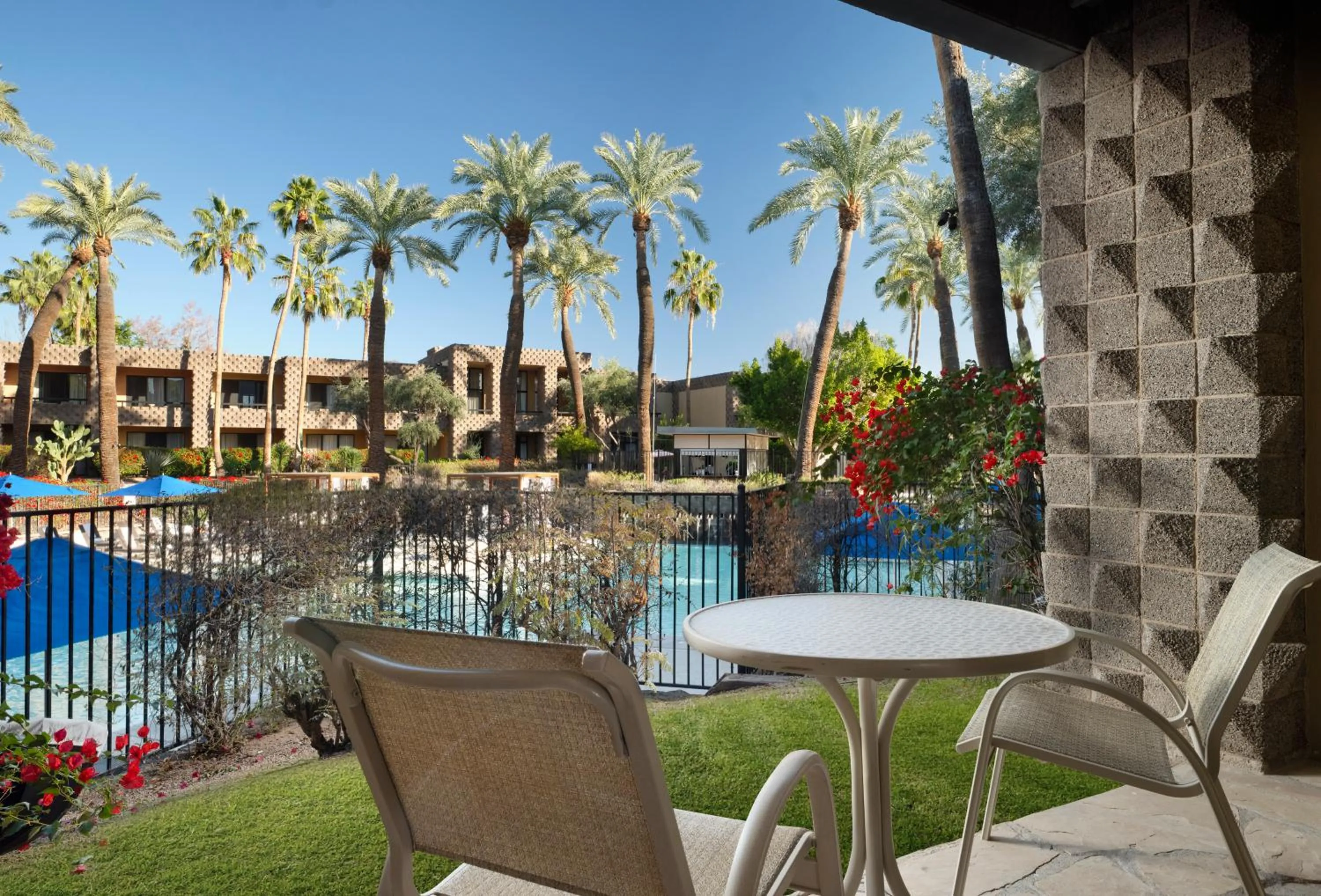 Patio in DoubleTree by Hilton Paradise Valley Resort Scottsdale
