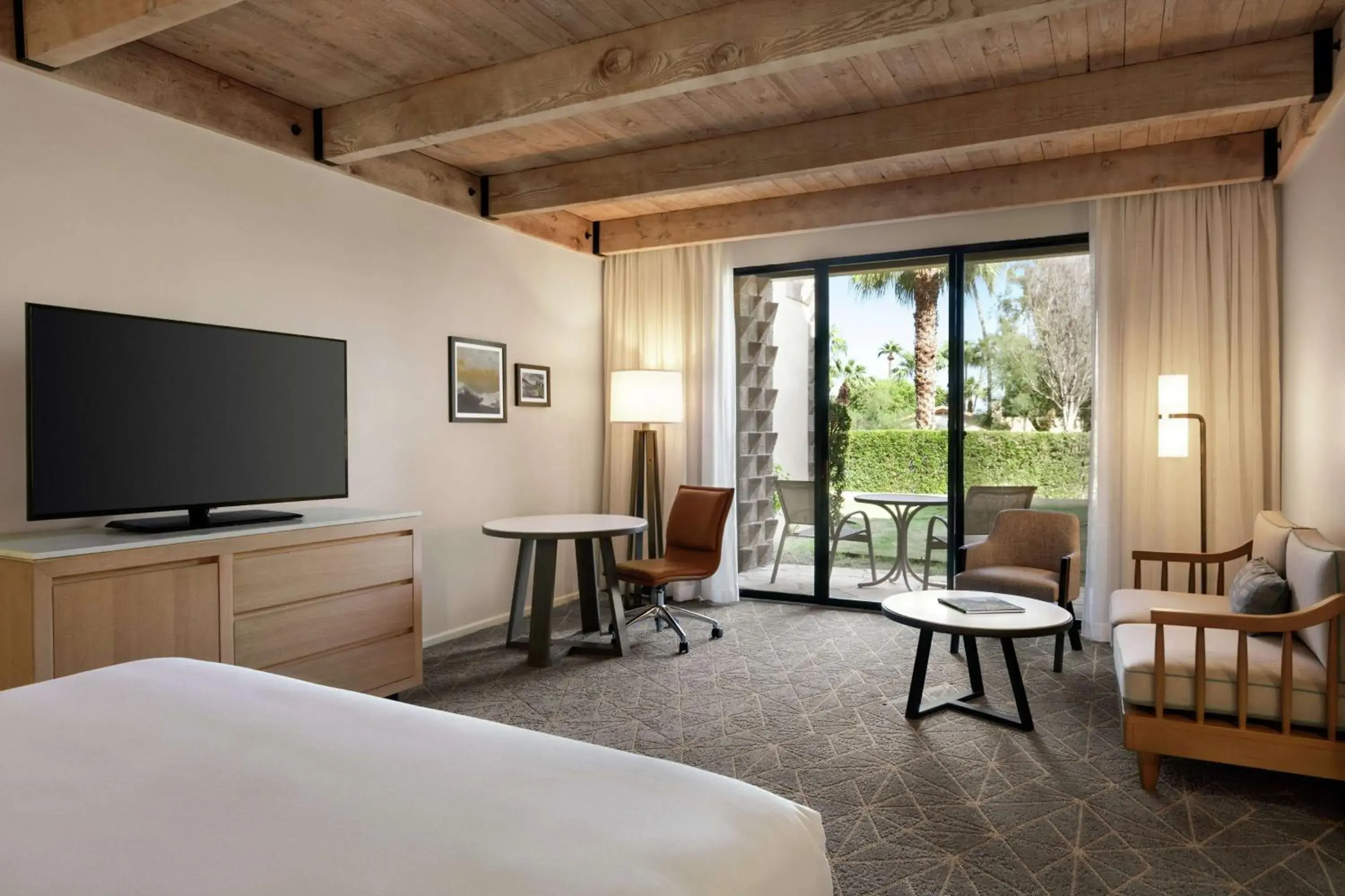 King Room with Balcony in DoubleTree by Hilton Paradise Valley Resort Scottsdale King Room with Balcony in DoubleTree by Hilton Paradise Valley Resort Scottsdale