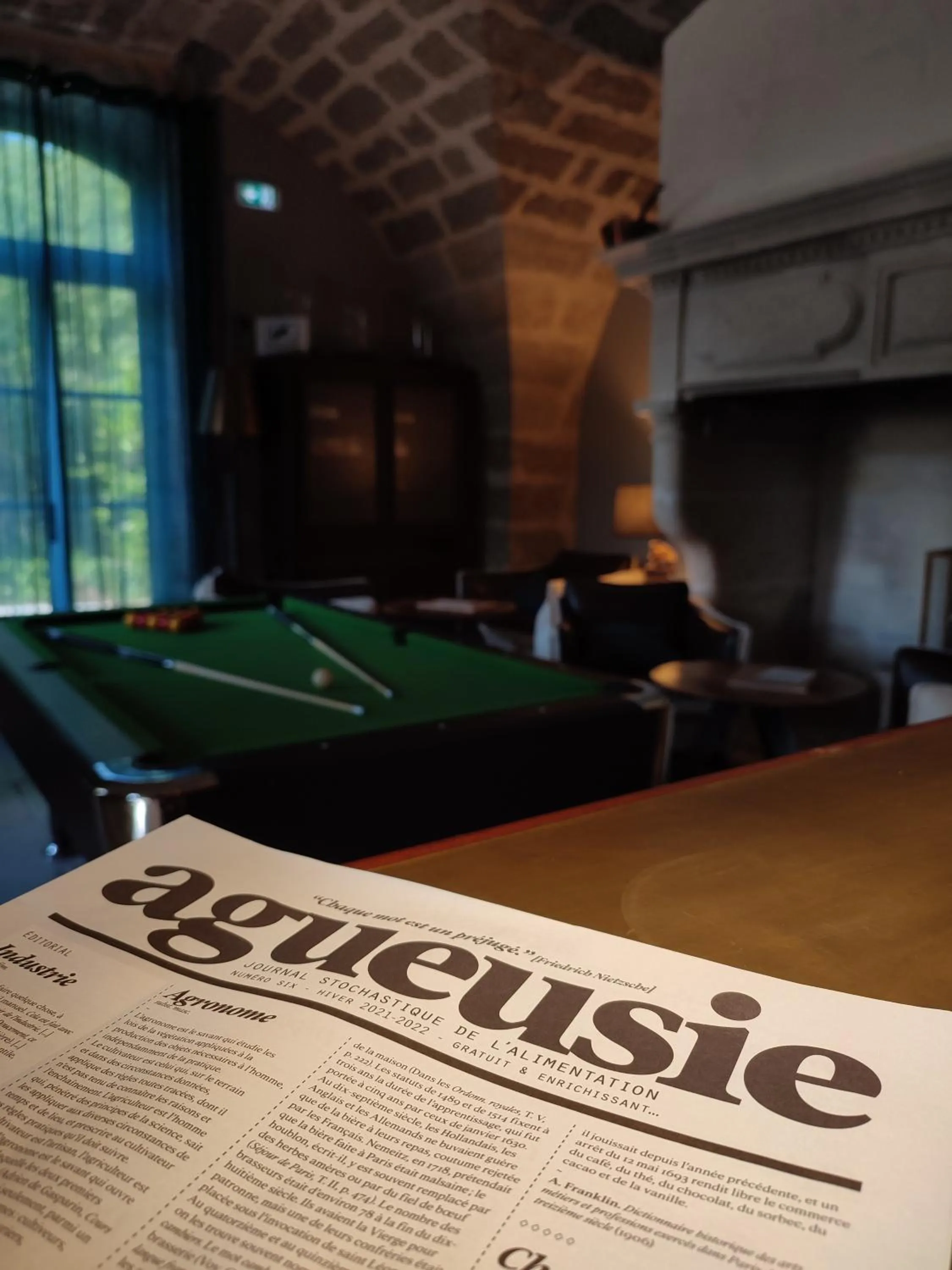 Billiard in Les Chambres du Prieuré