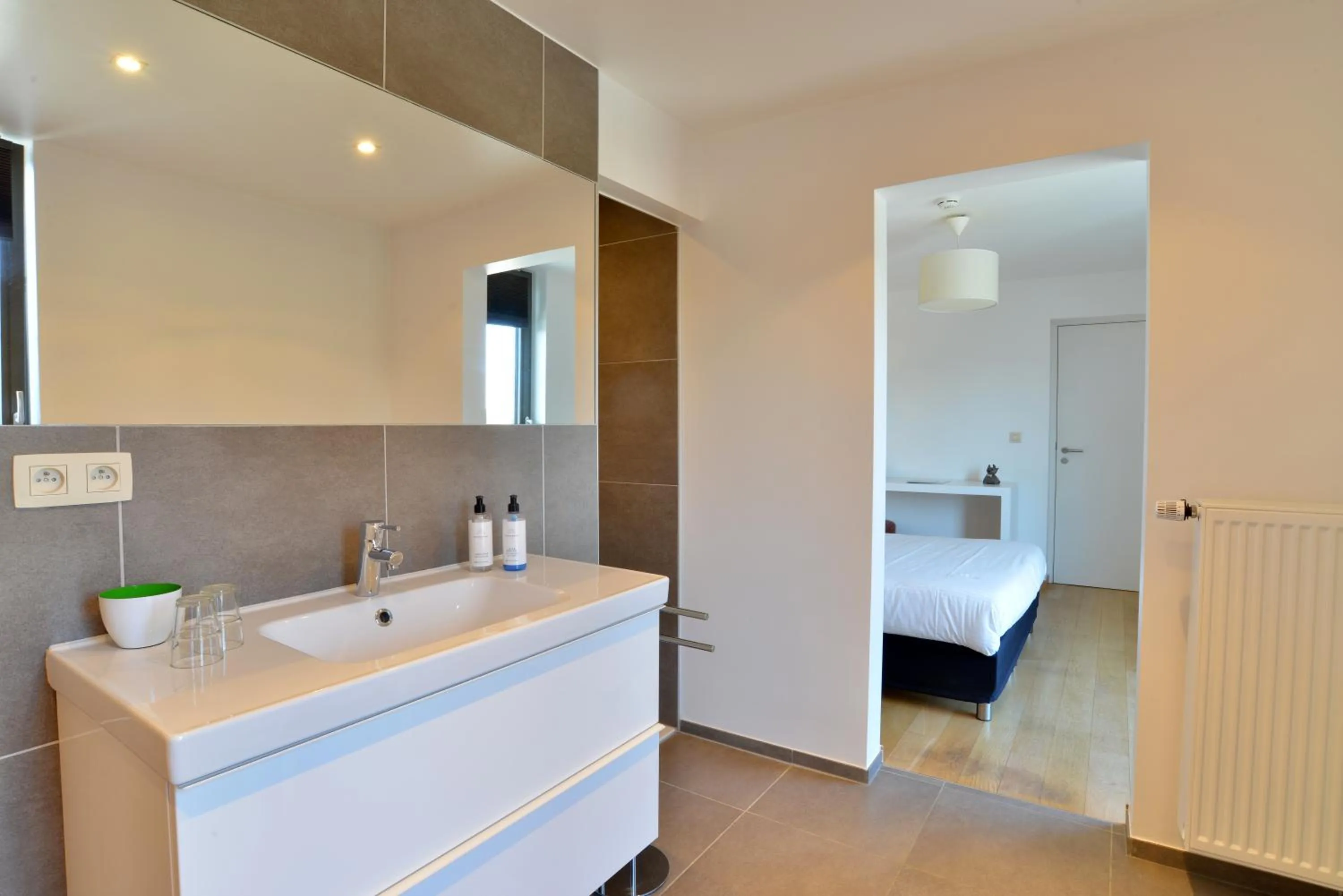 Bathroom, Bed in Durbuy Ô Restaurant Hotel