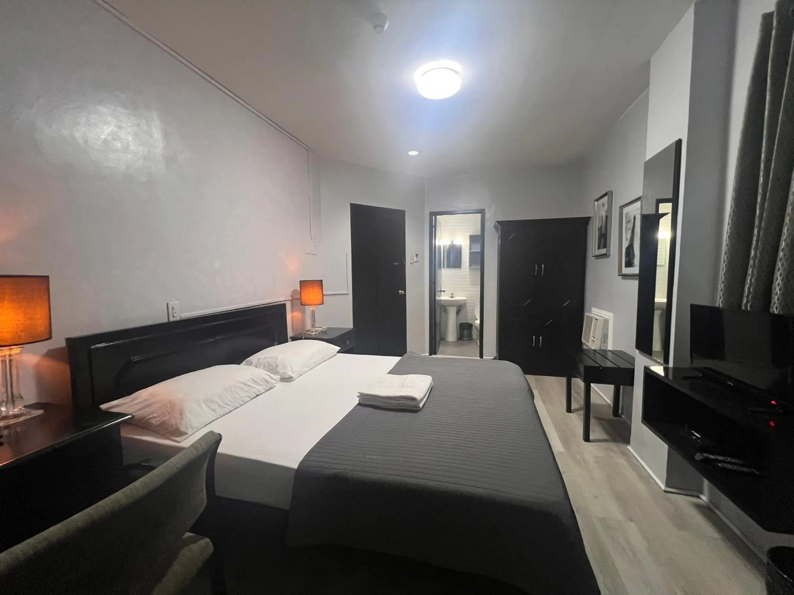 Queen Room with Balcony in Hotel Capada Queen Room with Balcony in Hotel Capada