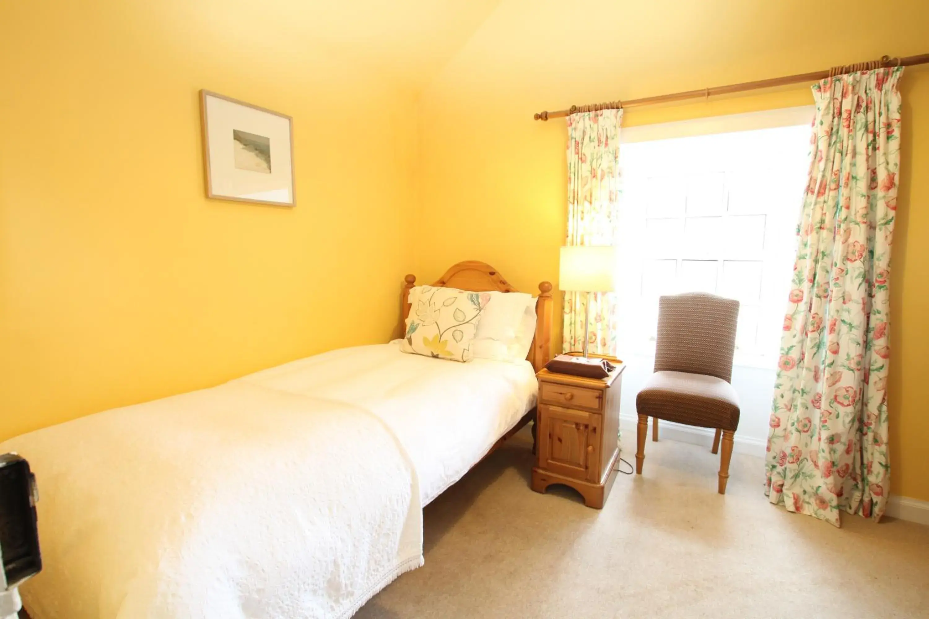 Single Room in The Colonsay Hotel Single Room in The Colonsay Hotel