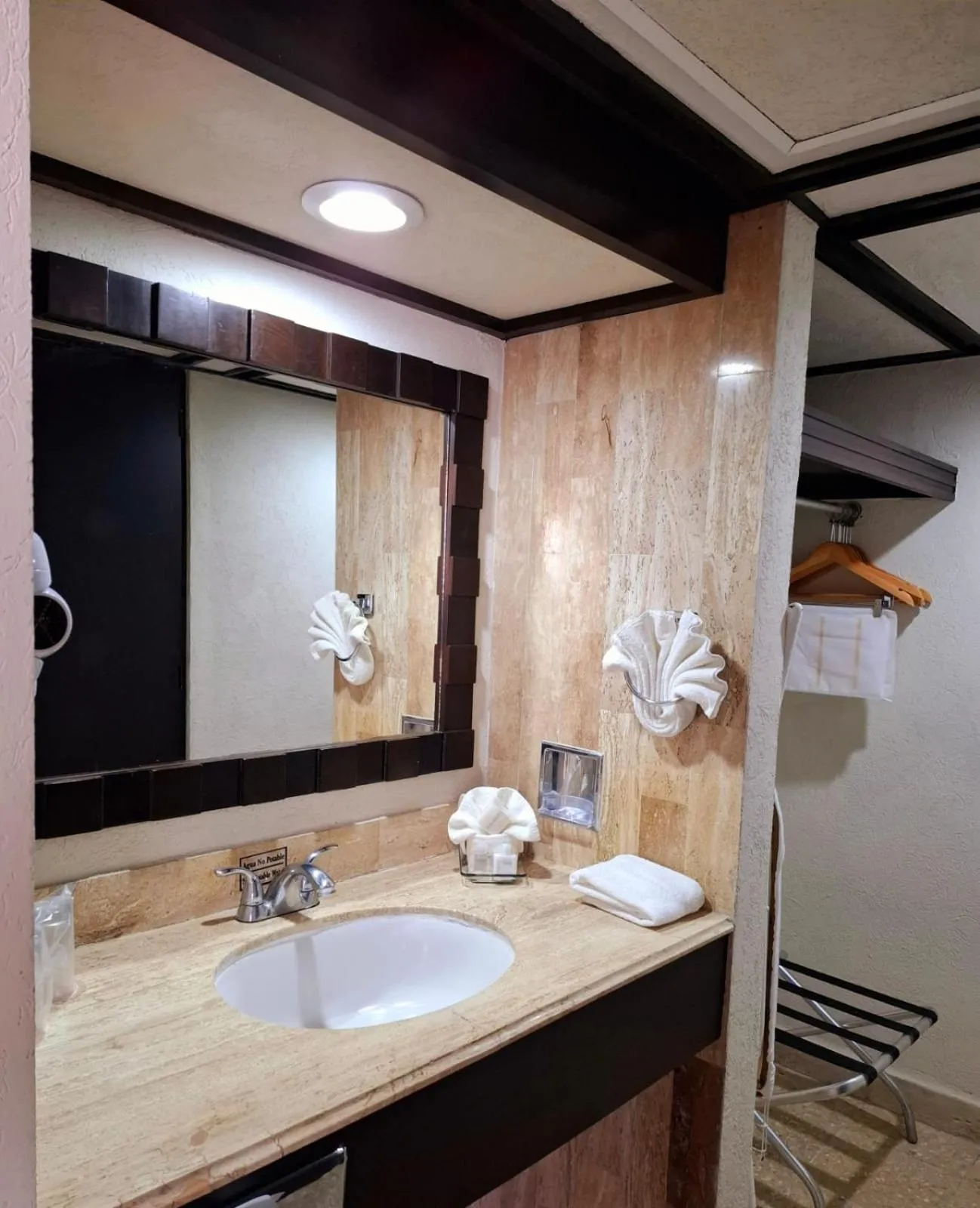 Bathroom in Best Western Hotel Posada Freeman Zona Dorada