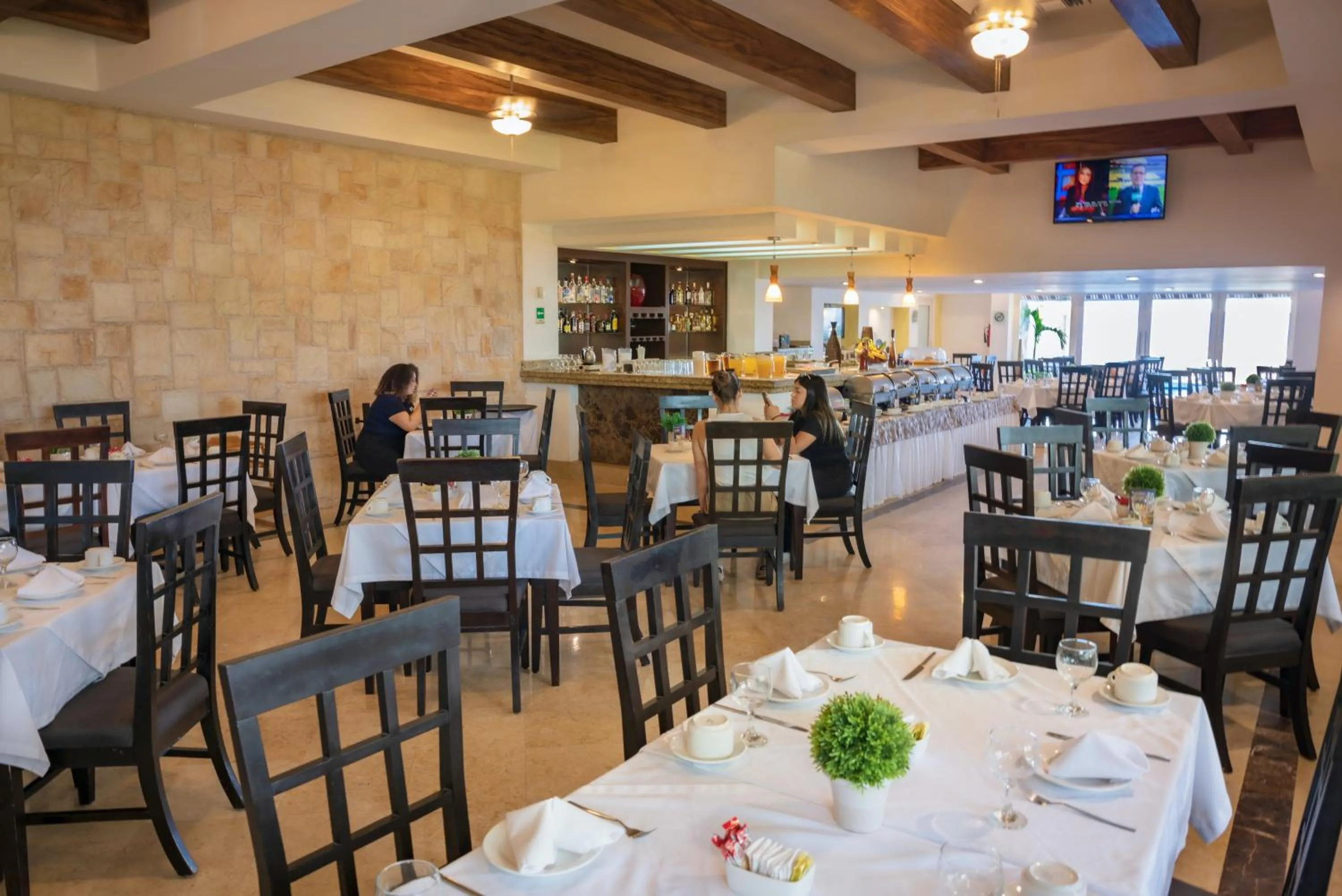 Restaurant/places to eat in Best Western Hotel Posada Freeman Zona Dorada